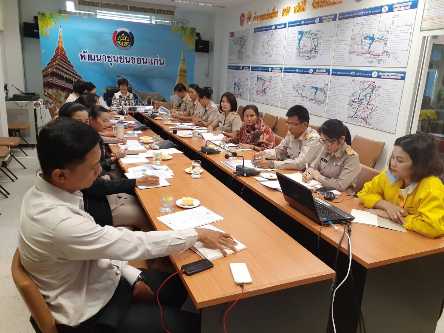 ? ผู้ตรวจราชการกรมการพัฒนาชุมชน (นางสาวชนมณัฐ รอดบุญธรรม) ร่วมรับฟังการประชุม Morning brief กรมการพัฒนาชุมชน ครั้งที่ 1/2563 ผ่าน TV พช.?