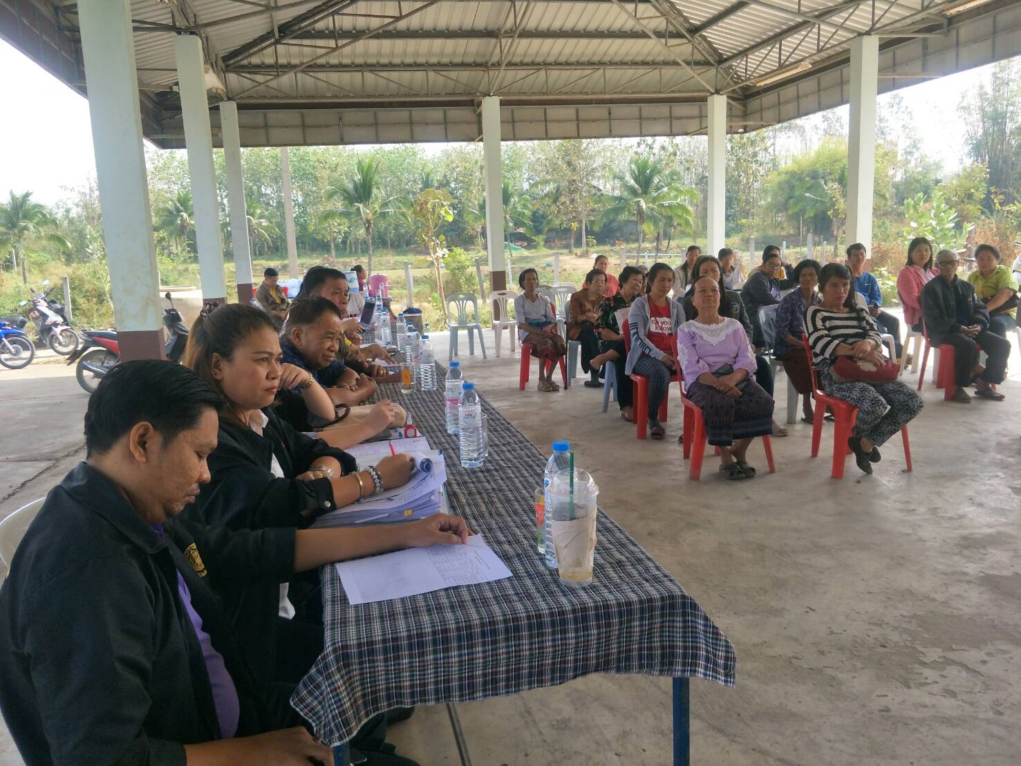 ? พช.ขอนแก่น ร่วมประชุมติดตามการดำเนินงานกองทุนหมู่บ้านและชุมชนเมือง อำเภอชุมแพ จังหวัดขอนแก่น ?