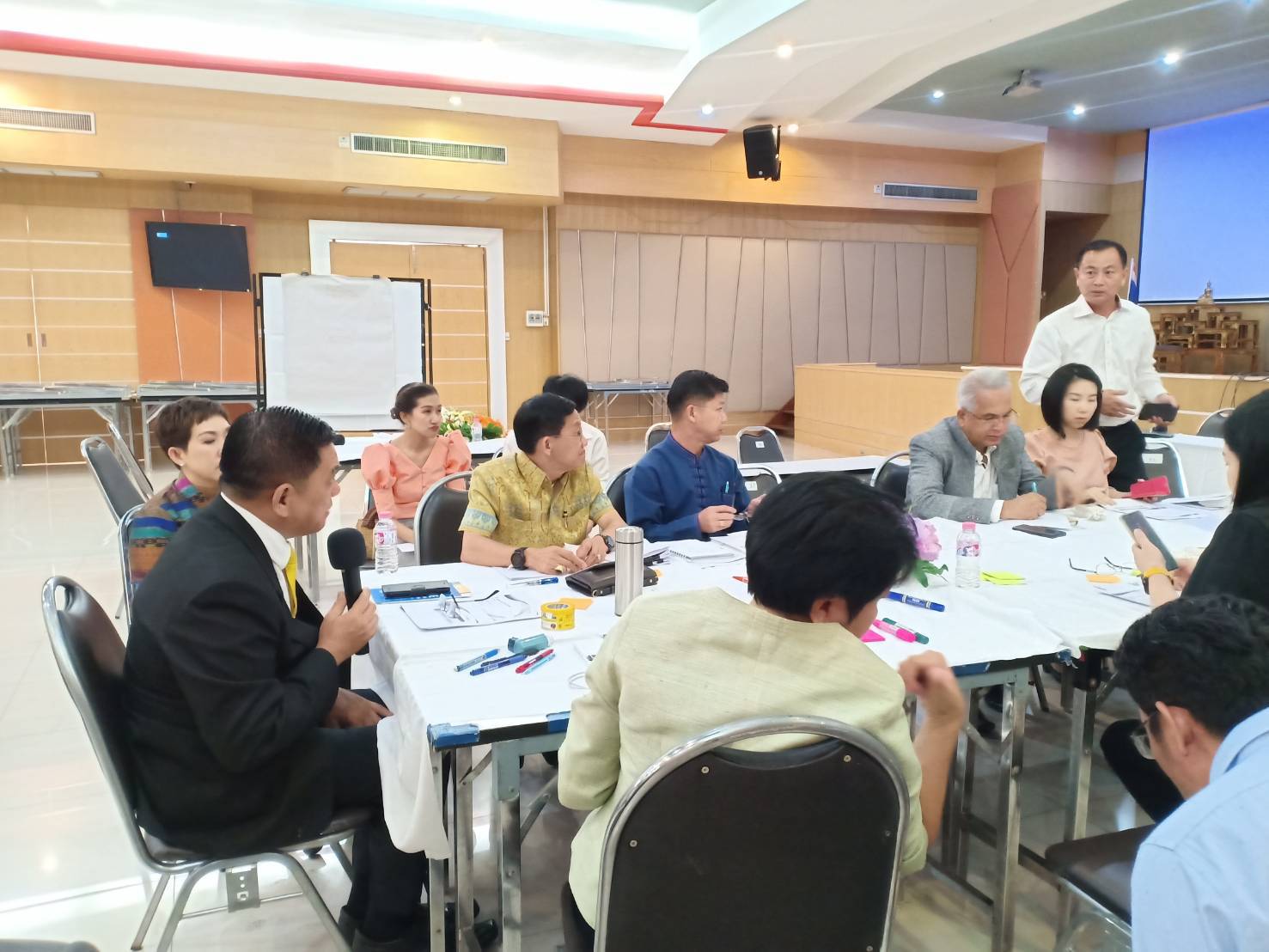 ? พช.ขอนแก่น ร่วมประชุมหน่วยงาน/องค์กรที่เกี่ยวข้อง เพื่อเตรียมความพร้อมการจัดกิจกรรม “ครบรอบ 2 ปี ขอนแก่น : เมืองหัตถกรรมโลกแห่งผ้ามัดหมี่ ปี 2563 ?
