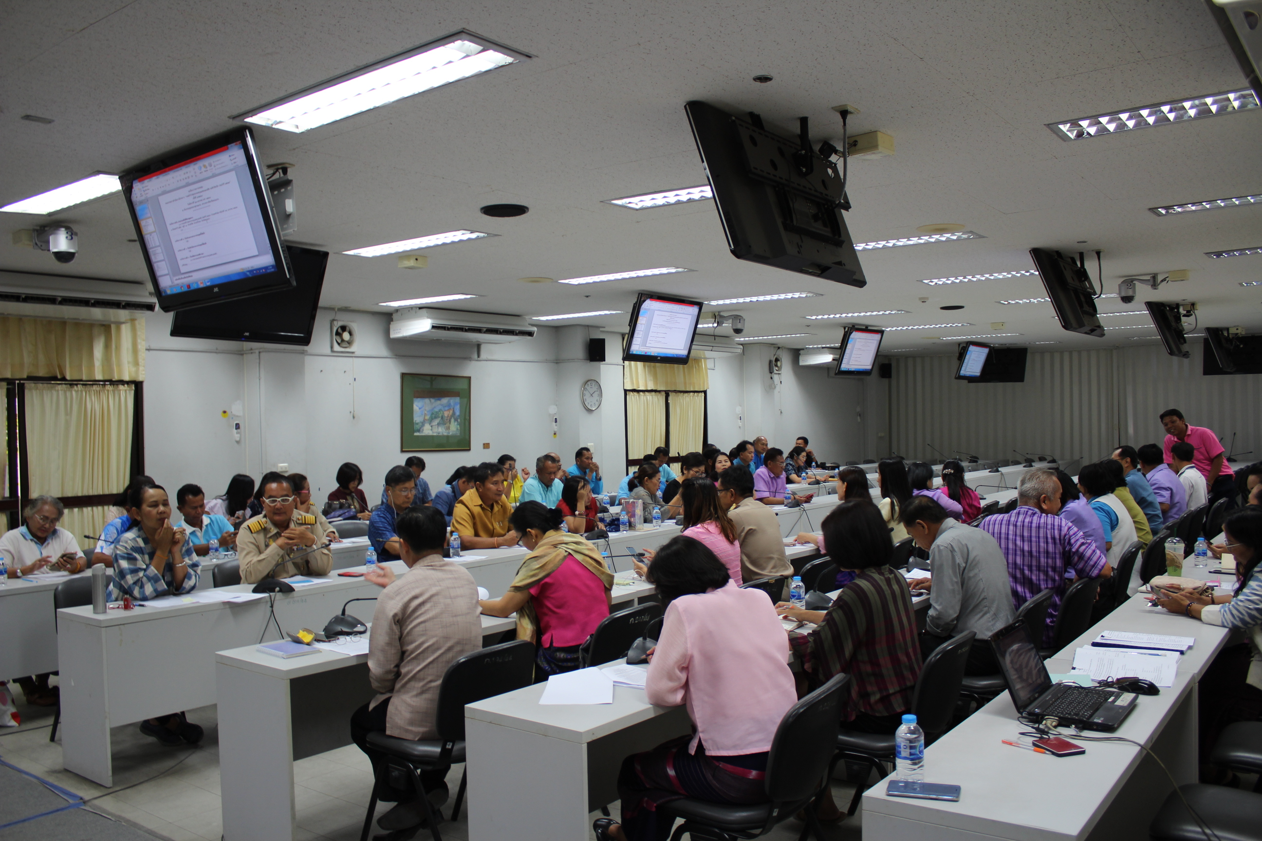 ? พช.ขอนแก่น จัดประชุมคณะกรรมการดำเนินโครงการ “ทอดผ้าป่าสมทบกองทุนแม่ของแผ่นดิน ระดับจังหวัด ประจำปี 2562” ?