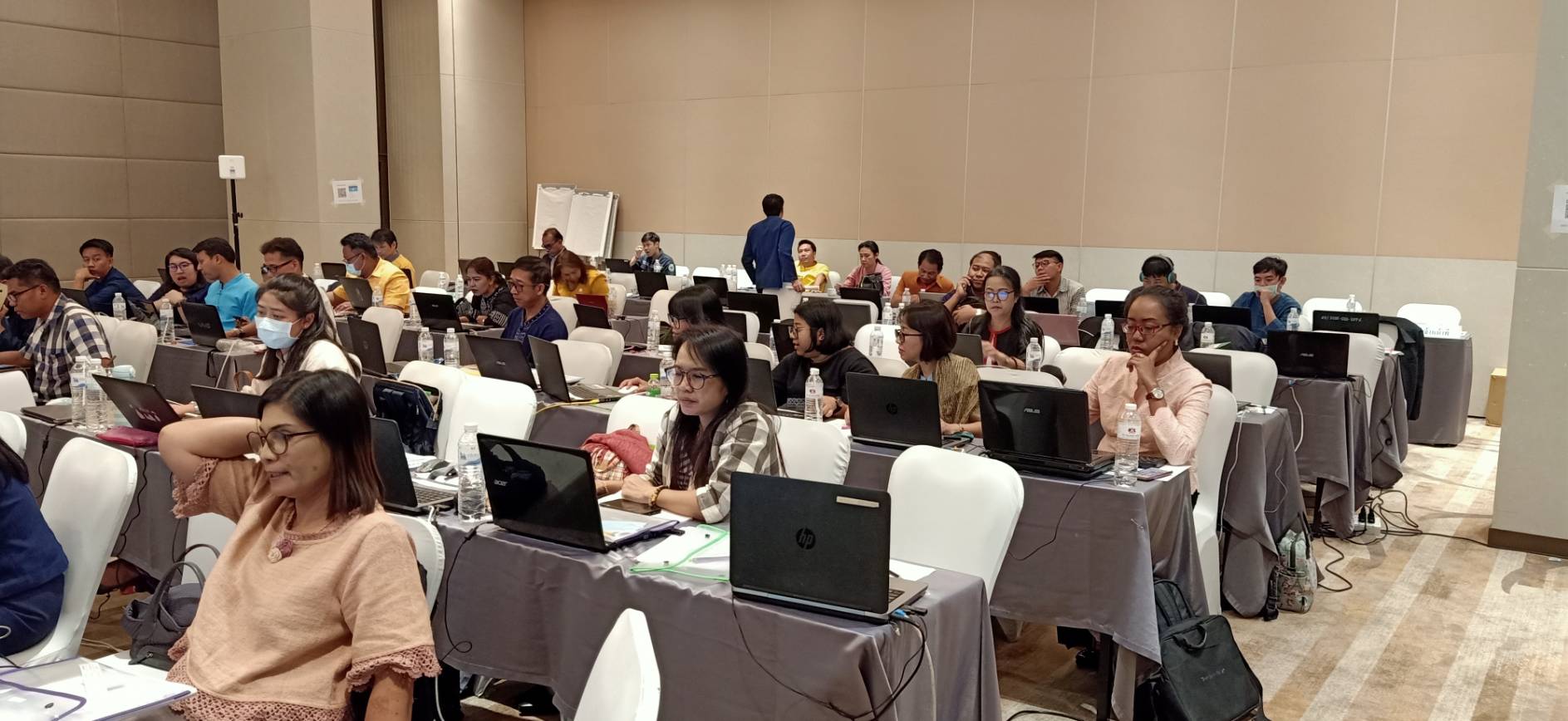 ? พช.ขอนแก่น : ร่วมประชุมโครงการสนับสนุนการจัดทำแผนและประสานแผนพัฒนาในระดับพื้นที่ กิจกรรมที่ 1 พัฒนาบุคลากรด้านการจัดทำสารสนเทศเพื่อการพัฒนาคุณภาพชีวิต (ครู ก) ?