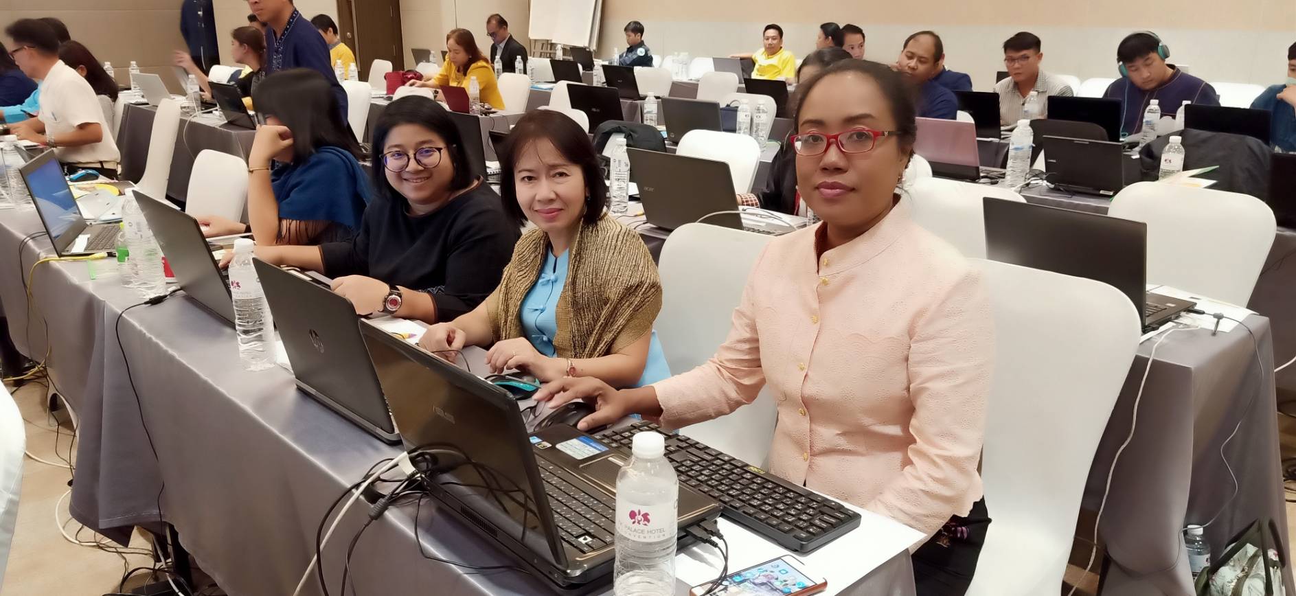 ? พช.ขอนแก่น : ร่วมประชุมโครงการสนับสนุนการจัดทำแผนและประสานแผนพัฒนาในระดับพื้นที่ กิจกรรมที่ 1 พัฒนาบุคลากรด้านการจัดทำสารสนเทศเพื่อการพัฒนาคุณภาพชีวิต (ครู ก) ?