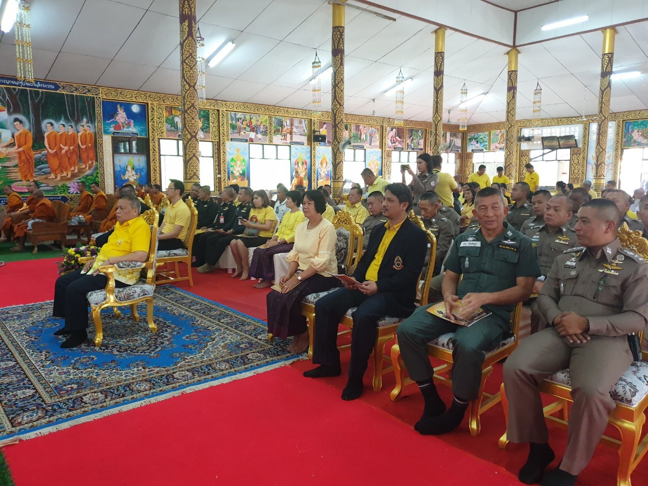 ? พช.ขอนแก่น : ร่วมพิธีเจริญพระพุทธมนต์ถวายพระพรชัยมงคลแด่ สมเด็จพระนางเจ้าสิริกิติ์ พระบรมราชินีนาถ พระบรมราชชนนีพันปีหลวง พระบาทสมเด็จพระวชิรเกล้าเจ้าอยู่หัว และสมเด็จพระนางเจ้าฯ พระบรมราชินี ประจำปีพุทธศักราช 2563 ?