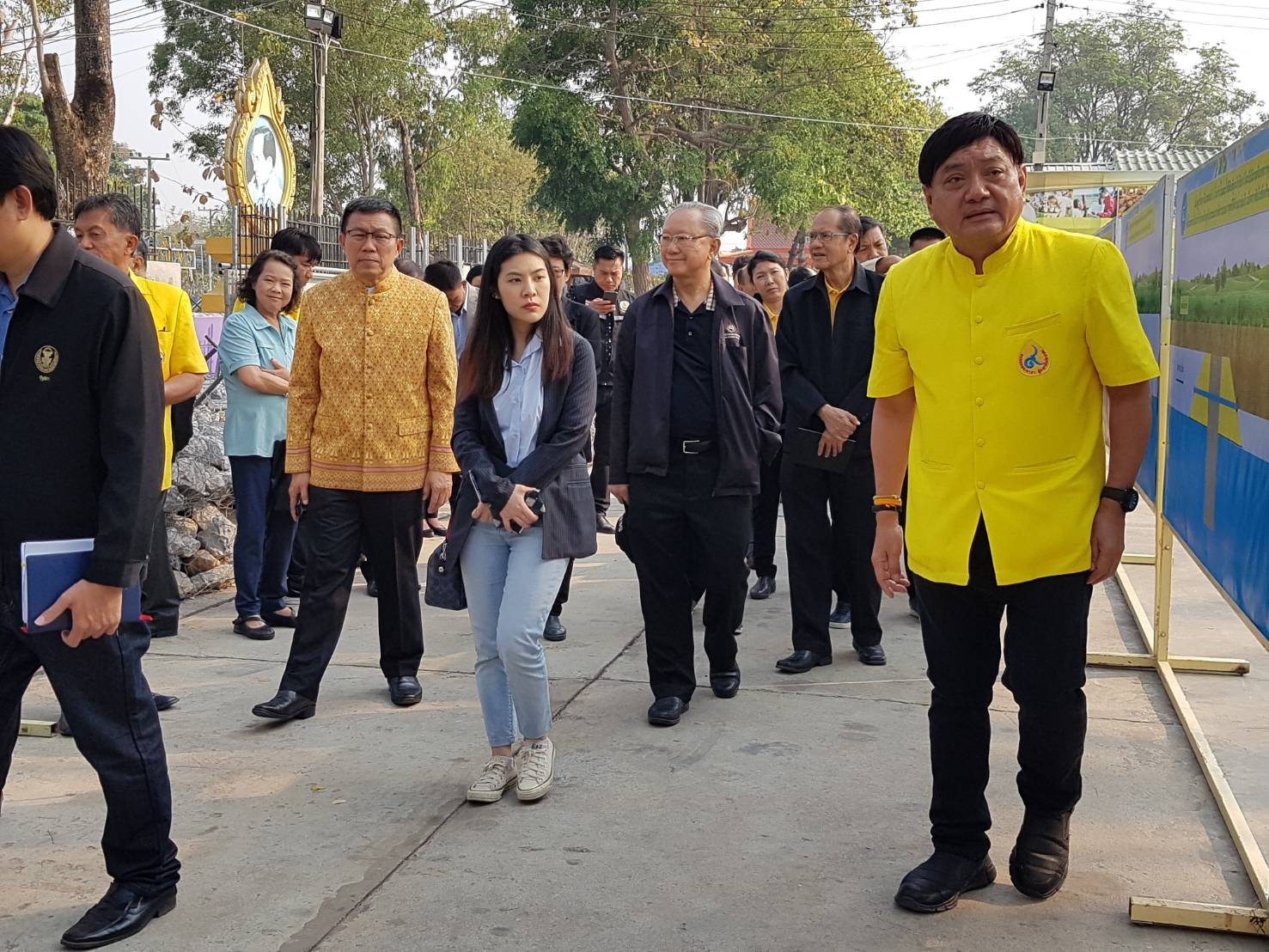 ? พช.ขอนแก่น ร่วมต้อนรับและแลกเปลี่ยนข้อคิดเห็นกับคณะกรรมาธิการแก้ปัญหาความยากจนและลดความเหลื่อมล้ำ วุฒิสภา ?