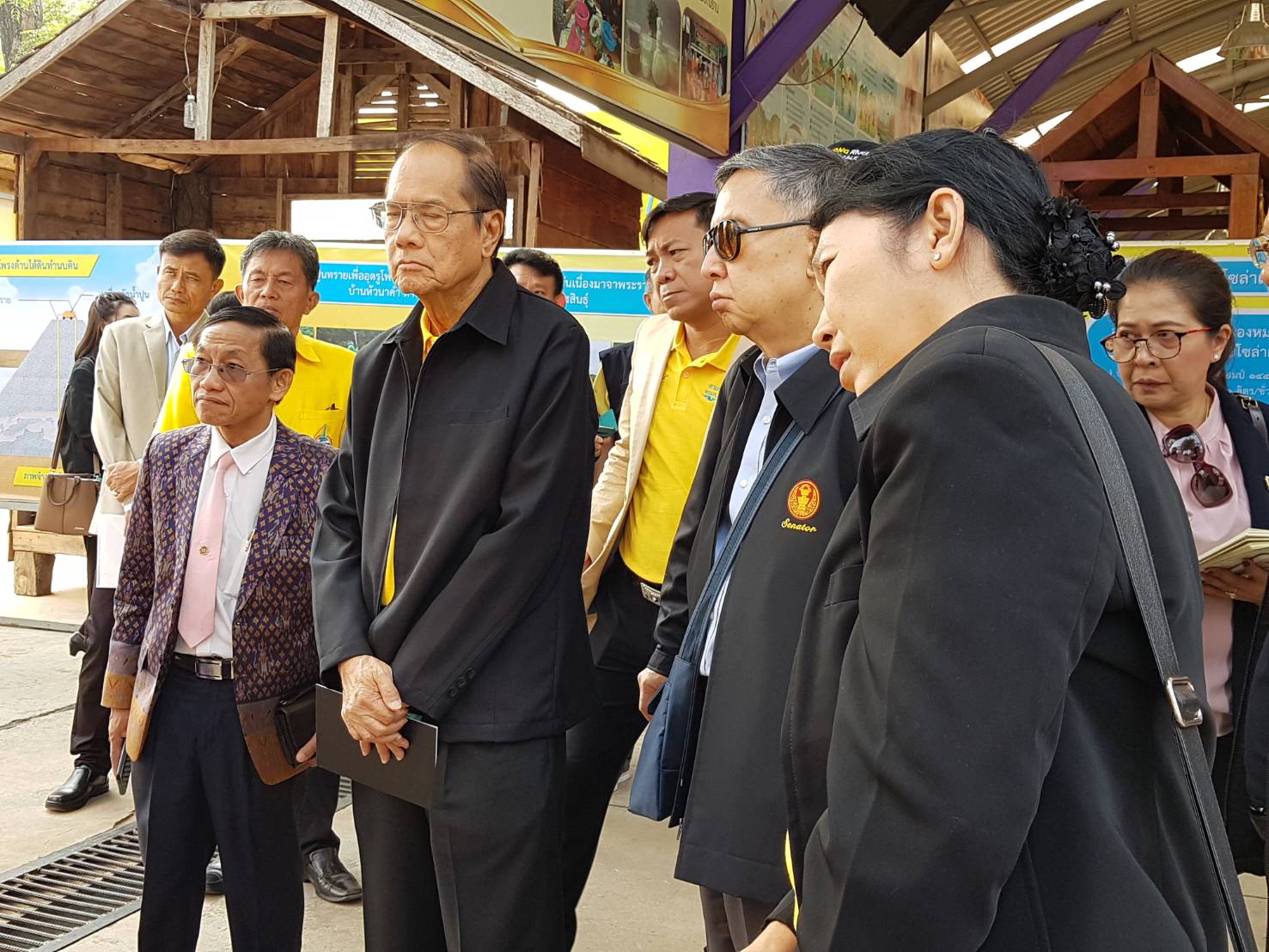 ? พช.ขอนแก่น ร่วมต้อนรับและแลกเปลี่ยนข้อคิดเห็นกับคณะกรรมาธิการแก้ปัญหาความยากจนและลดความเหลื่อมล้ำ วุฒิสภา ?