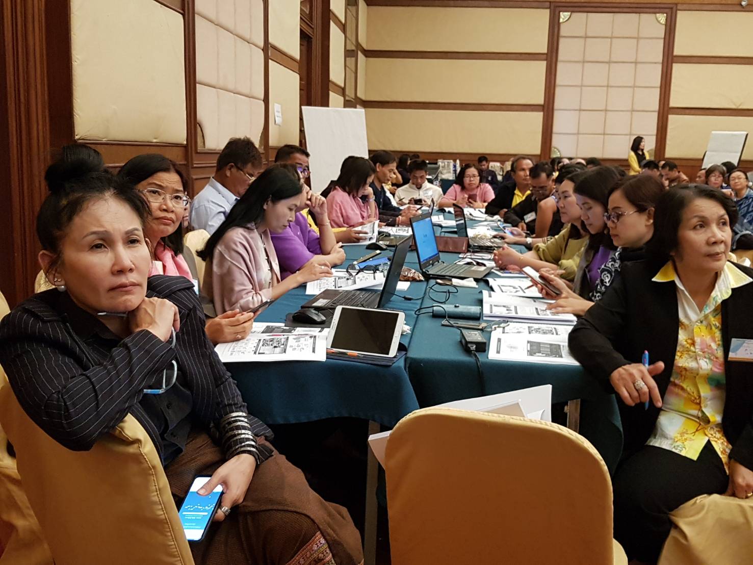 ? พช.ขอนแก่น : ร่วมประชุมเชิงปฏิบัติการ “เตรียมทีมปฏิบัติการแก้ไขปัญหาความยากจนระดับอำเภอ” รุ่นที่ 1 ?