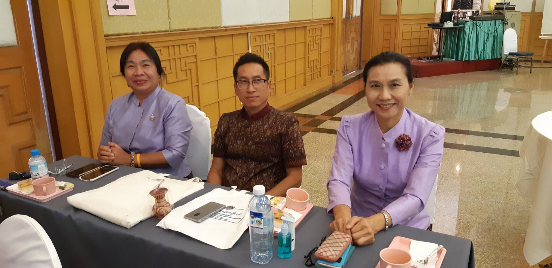 ? พช.ขอนแก่น : ร่วมโครงการประชุมเชิงปฏิบัติการการตรวจติดตามผลการดำเนินงานของหน่วยรับ ตรวจ รายไตรมาส ครั้งที่ 1/2563 เขตตรวจราชการกลุ่มจังหวัดภาคตะวันออกเฉียงเหนือ ตอนบน 1,2 และตอนกลาง ?