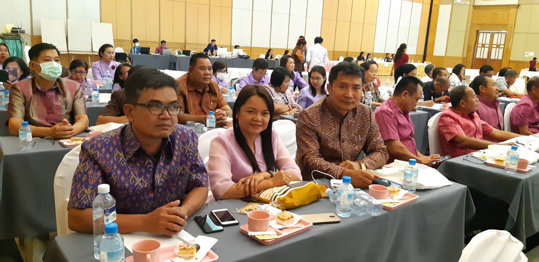 ? พช.ขอนแก่น : ร่วมโครงการประชุมเชิงปฏิบัติการการตรวจติดตามผลการดำเนินงานของหน่วยรับ ตรวจ รายไตรมาส ครั้งที่ 1/2563 เขตตรวจราชการกลุ่มจังหวัดภาคตะวันออกเฉียงเหนือ ตอนบน 1,2 และตอนกลาง ?