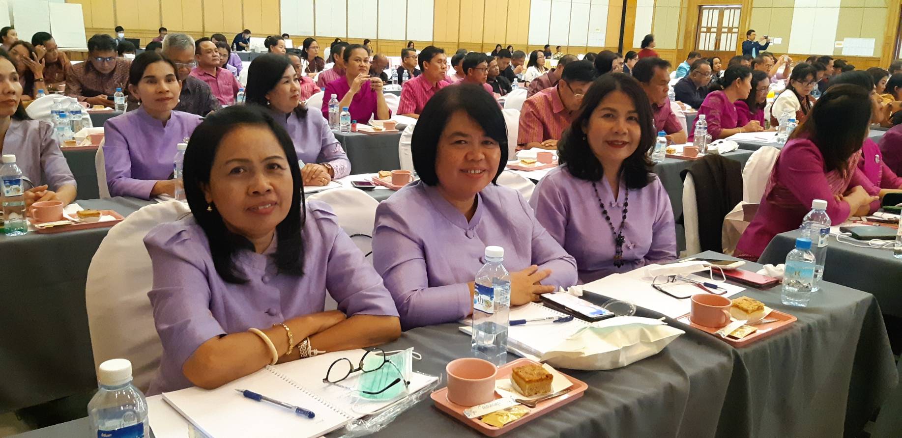 ? พช.ขอนแก่น : ร่วมโครงการประชุมเชิงปฏิบัติการการตรวจติดตามผลการดำเนินงานของหน่วยรับ ตรวจ รายไตรมาส ครั้งที่ 1/2563 เขตตรวจราชการกลุ่มจังหวัดภาคตะวันออกเฉียงเหนือ ตอนบน 1,2 และตอนกลาง ?