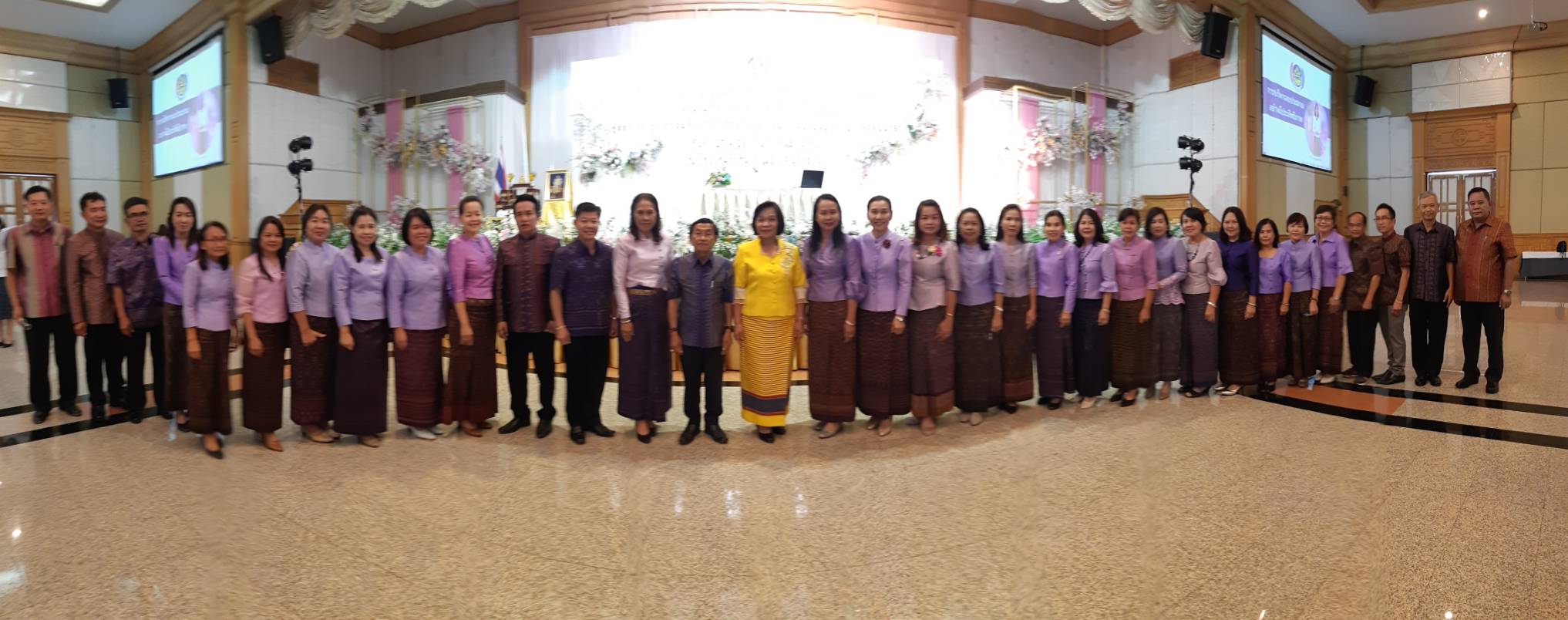 ? พช.ขอนแก่น : ร่วมโครงการประชุมเชิงปฏิบัติการการตรวจติดตามผลการดำเนินงานของหน่วยรับ ตรวจ รายไตรมาส ครั้งที่ 1/2563 เขตตรวจราชการกลุ่มจังหวัดภาคตะวันออกเฉียงเหนือ ตอนบน 1,2 และตอนกลาง ?