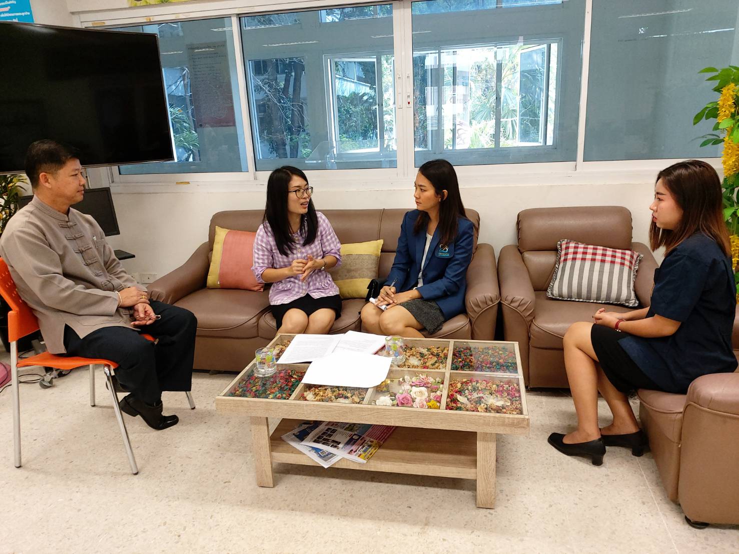 ? พช.ขอนแก่น : ร่วมรับการนิเทศนักศึกษาฝึกประสบการณ์วิชาชีพ มหาวิทยาลัยราชภัฎร้อยเอ็ด ?