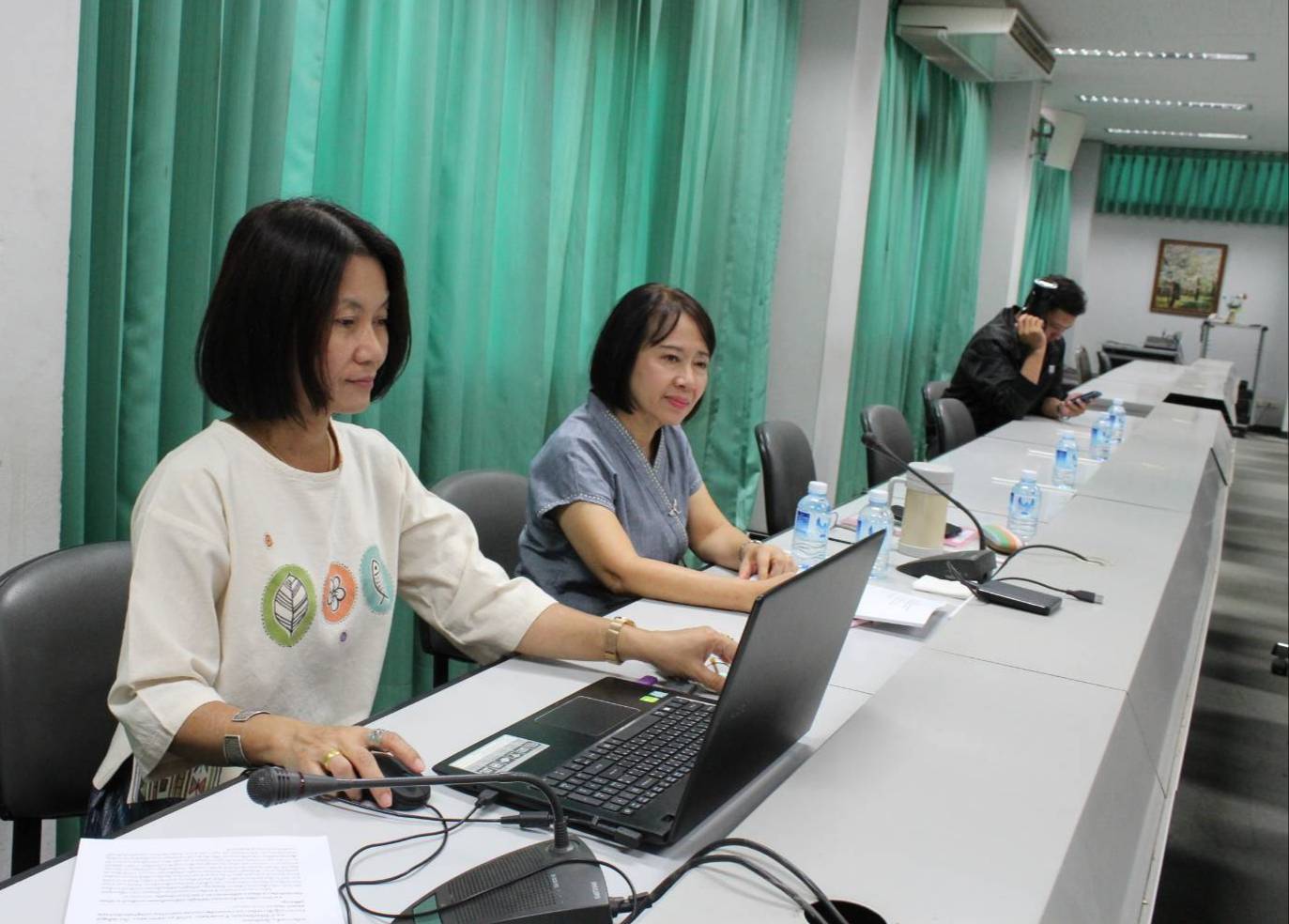 ?จังหวัดขอนแก่น : จัดประชุมคณะกรรมการบริหารศูนย์อำนวยการปฏิบัติการขจัดความยากจนและพัฒนาชนบทตามหลักปรัชญาของเศรษฐกิจพอเพียง จังหวัดขอนแก่น (ศจพ.จ.) ครั้งที่ 1/2563 ?