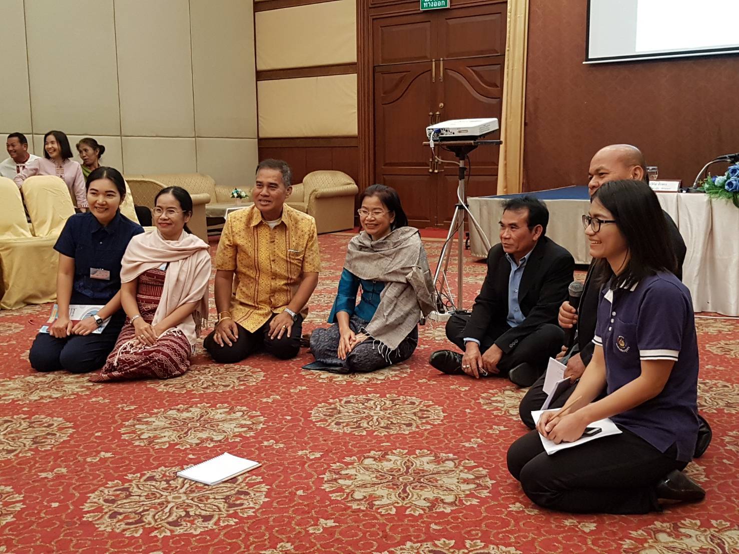 ? พช.ขอนแก่น : ร่วมประชุมเชิงปฏิบัติการ “เตรียมทีมปฏิบัติการแก้ไขปัญหาความยากจนระดับอำเภอ” รุ่นที่ 1 ?