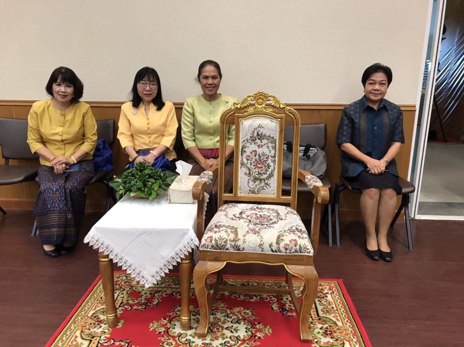 ? พช.ขอนแก่น : ร่วมเป็นเกียรติพิธียกย่องเชิดชูเกียรติผู้สนับสนุนส่งเสริมดำเนินงานด้านศาสนา ศิลปะและวัฒนธรรม จังหวัดขอนแก่น ประจำปี 2562 ?