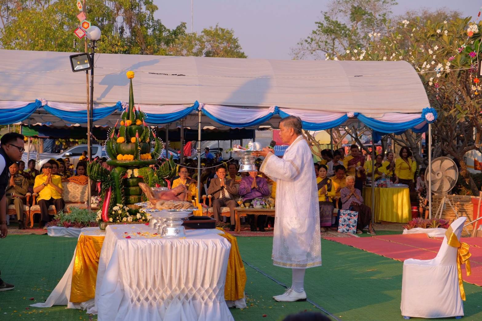 ? พช.ขอนแก่น : ร่วมพิธีเปิดกิจกรรม “เดิน กิน ชิม เที่ยว ถนนหน้าที่ว่าการอำเภอพล จังหวัดขอนแก่น” ?