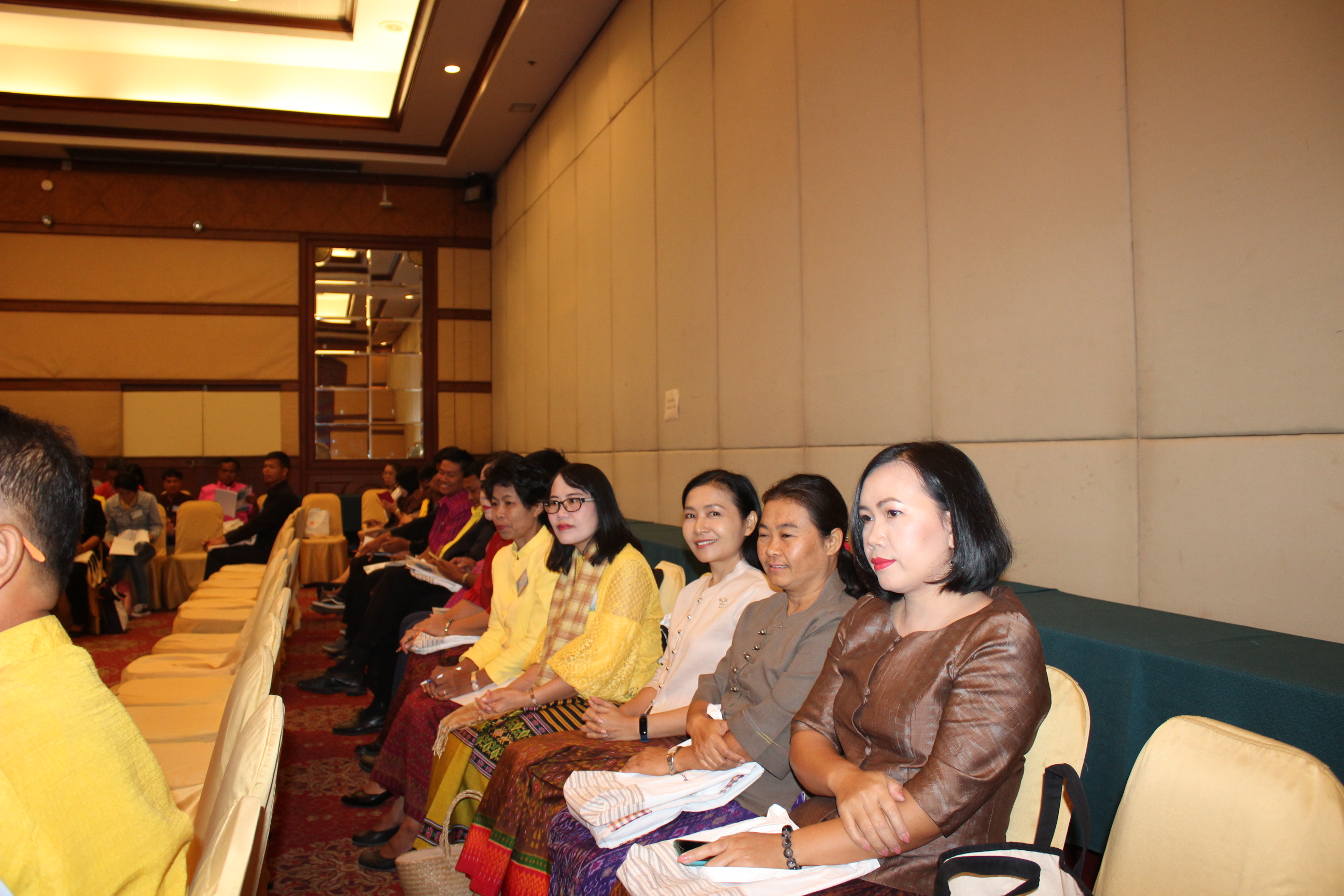 ? พช.ขอนแก่น : ร่วมประชุมเชิงปฏิบัติการ “เตรียมทีมปฏิบัติการแก้ไขปัญหาความยากจนระดับอำเภอ” รุ่นที่ 1 ?