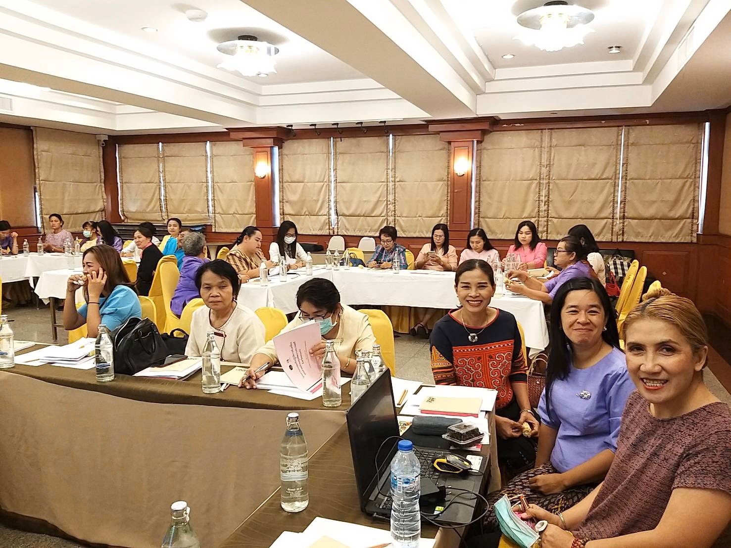? พช.ขอนแก่น : จัดประชุมเชิงปฏิบัติการขับเคลื่อนยุทธศาสตร์กองทุนพัฒนาบทบาทสตรีจังหวัดขอนแก่น ?