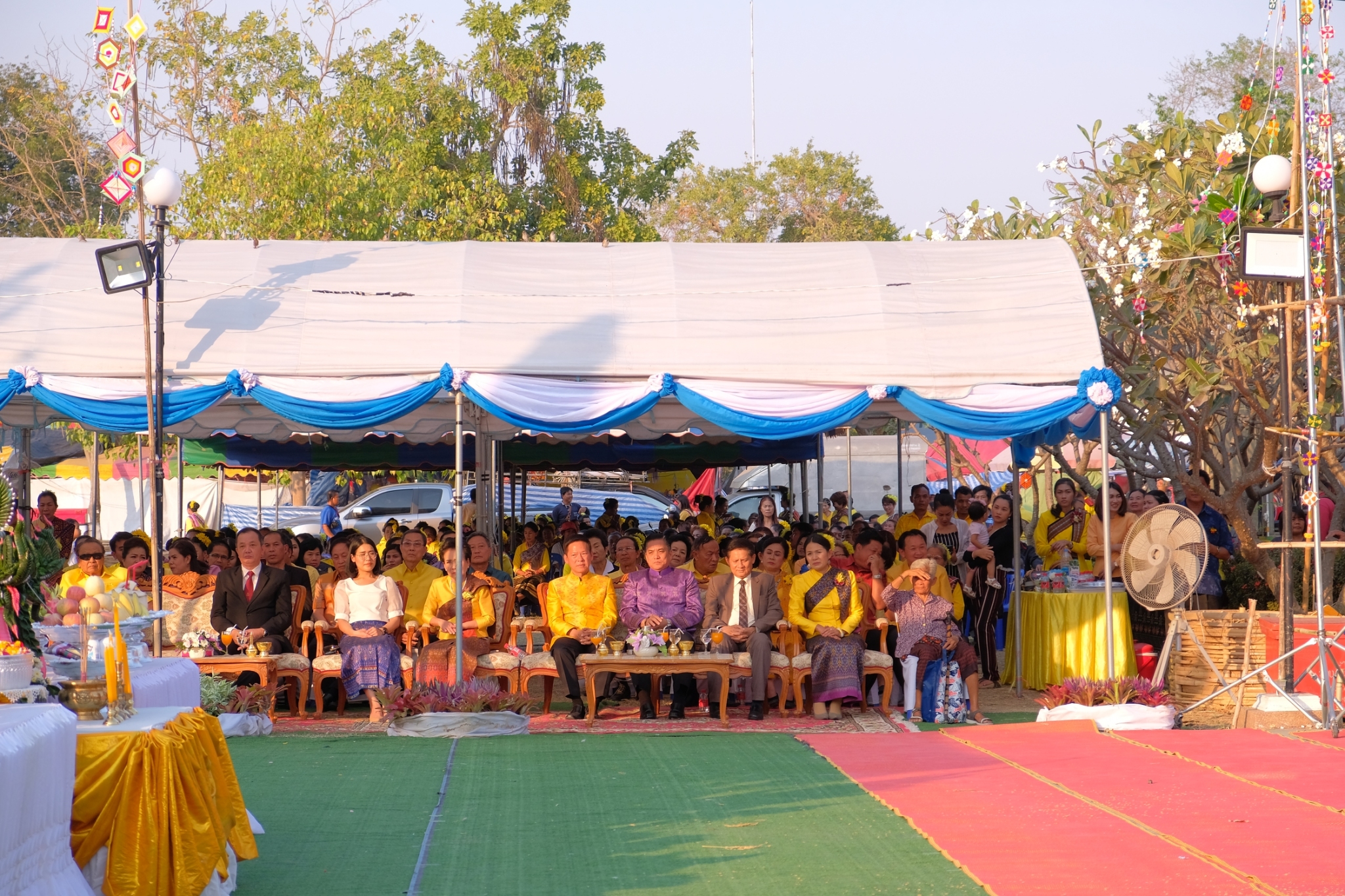 ? พช.ขอนแก่น : ร่วมพิธีเปิดกิจกรรม “เดิน กิน ชิม เที่ยว ถนนหน้าที่ว่าการอำเภอพล จังหวัดขอนแก่น” ?