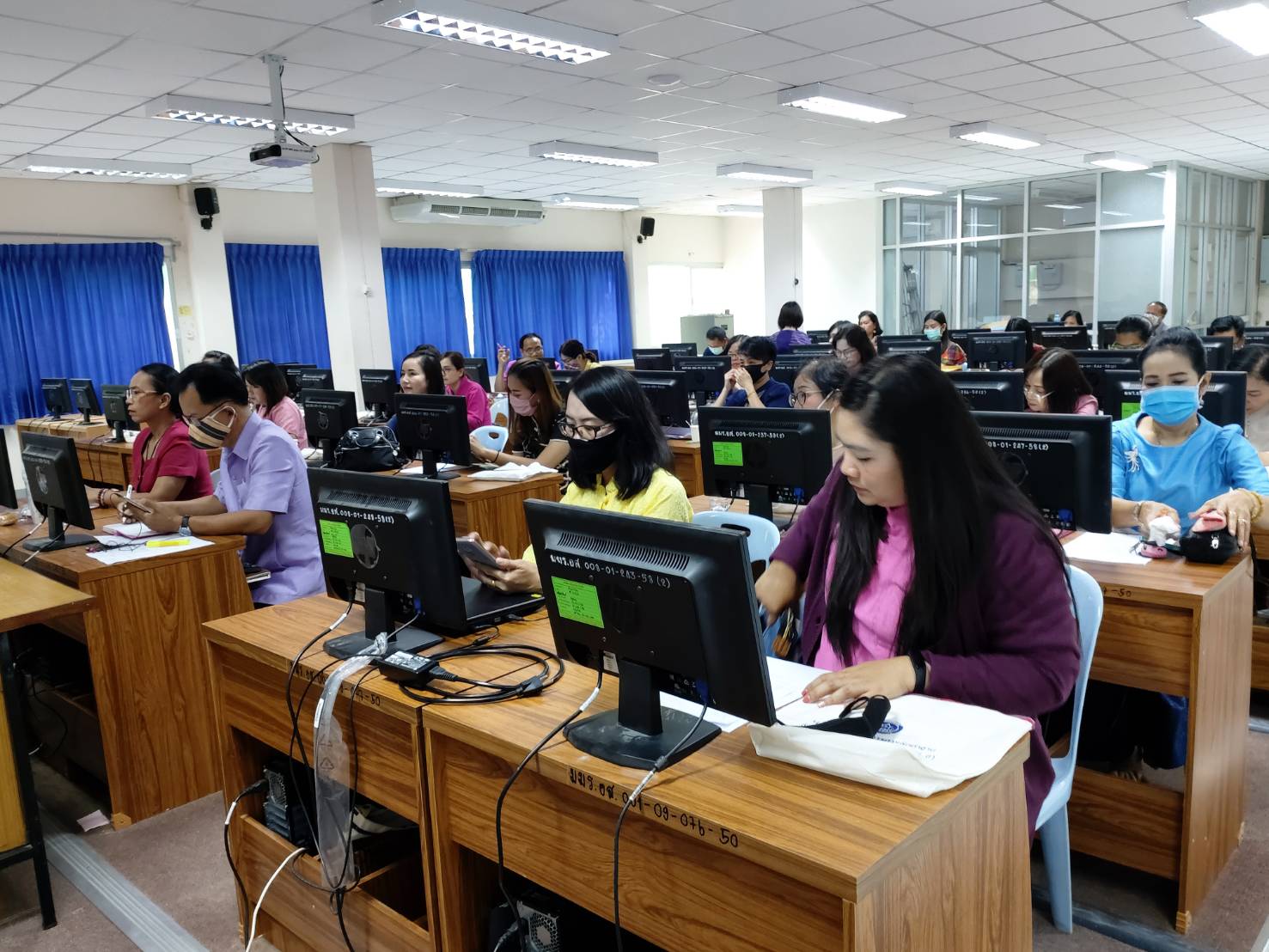 ? พช.ขอนแก่น : จัดประชุมเชิงปฏิบัติการการจัดทำฐานข้อมูลสารสนเทศระดับจังหวัด (ครู ข) ?
