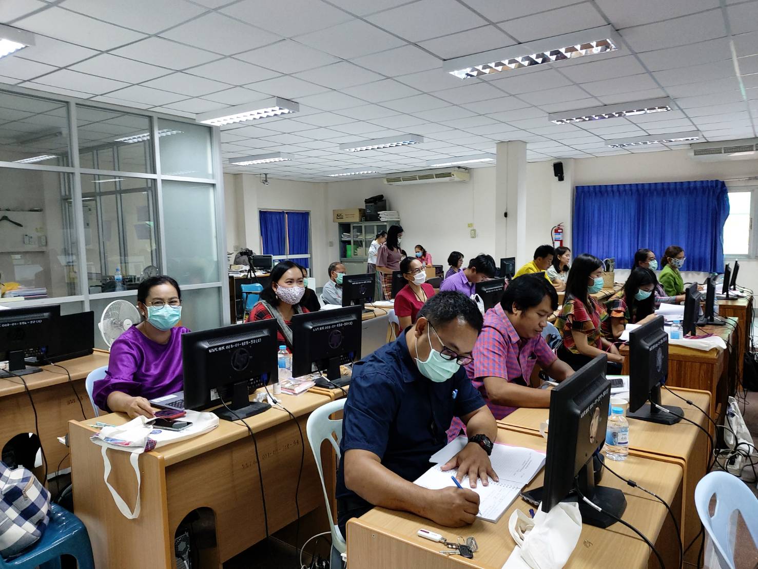 ? พช.ขอนแก่น : จัดประชุมเชิงปฏิบัติการการจัดทำฐานข้อมูลสารสนเทศระดับจังหวัด (ครู ข) ?