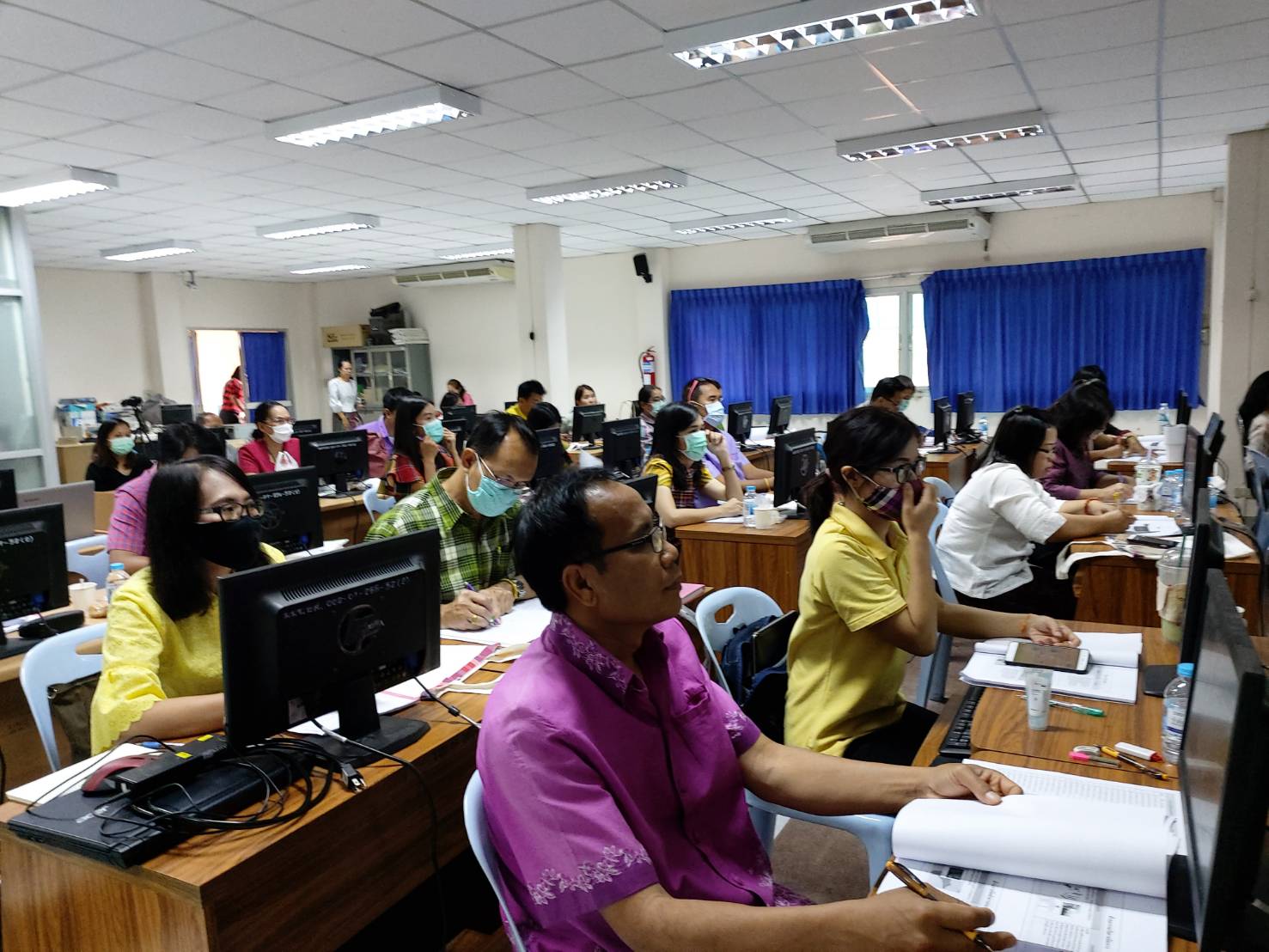 ? พช.ขอนแก่น : จัดประชุมเชิงปฏิบัติการการจัดทำฐานข้อมูลสารสนเทศระดับจังหวัด (ครู ข) ?