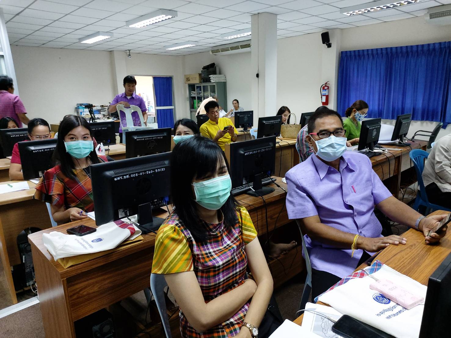 ? พช.ขอนแก่น : จัดประชุมเชิงปฏิบัติการการจัดทำฐานข้อมูลสารสนเทศระดับจังหวัด (ครู ข) ?