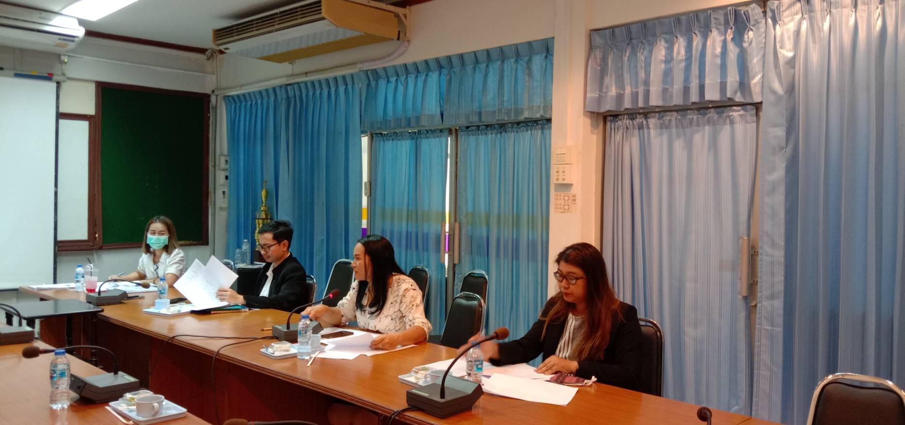 ? พช.ขอนแก่น : ร่วมประชุมคณะทำงานขับเคลื่อนการดำเนินกิจกรรมพัฒนาศักยภาพผลิตภัณฑ์ชุมชนสู่สากล และออกแบบบรรจุภัณฑ์ ประจำปีงบประมาณ 2563 ?