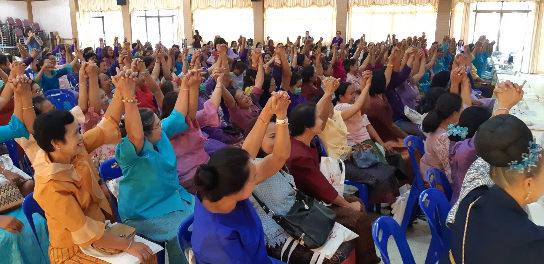 ? พช.ขอนแก่น : ร่วมพิธีเปิดโครงการ“พลังสตรีมัญจาคีรี พลังขับเคลื่อนสังคม วันสตรีสากล ประจำปี 2563”?