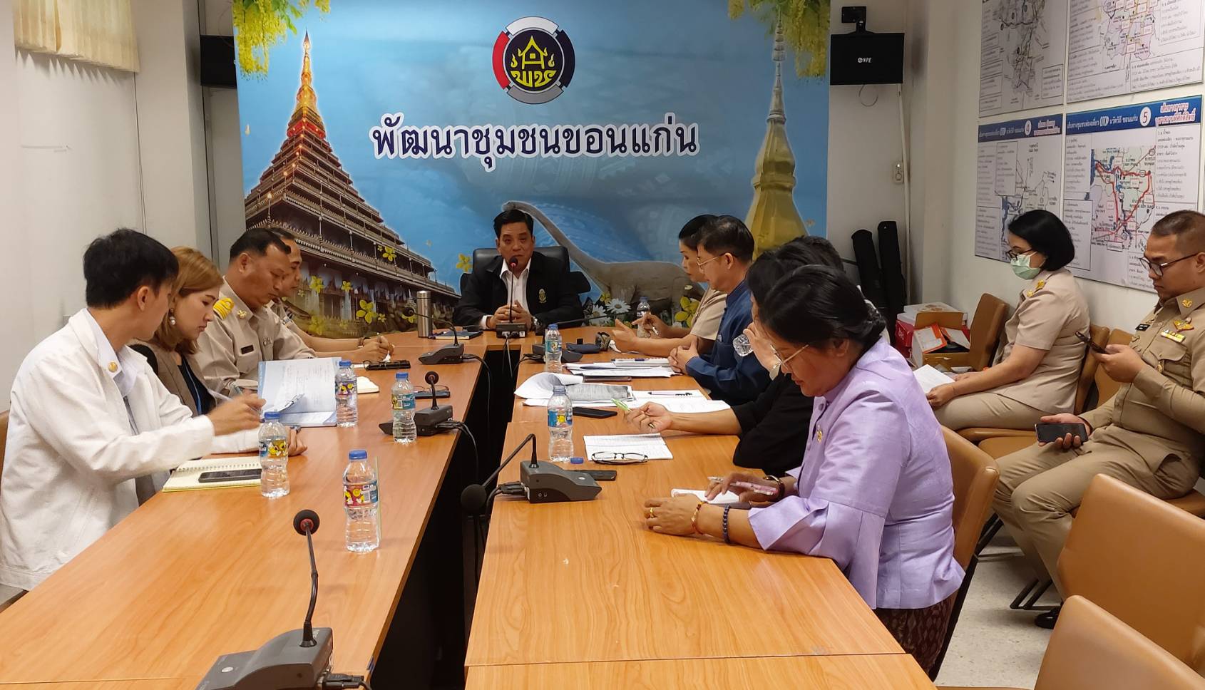? พช.ขอนแก่น : ร่วมประชุมหารือเตรียมความพร้อมการจัดกิจกรรมครบรอบ 2 ปี ขอนแก่น : เมืองหัตถกรรมโลกแห่งผ้ามัดหมี่ ?