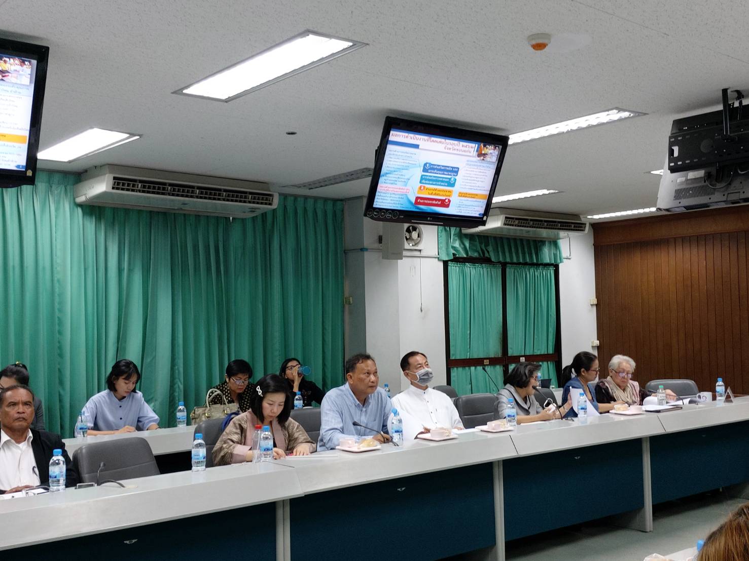 ? พช.ขอนแก่น : ร่วมประชุมคณะกรรมการขับเคลื่อนเมืองหัตถกรรมโลกแห่งผ้ามัดหมี่ ครั้งที่ 1/2563 ?