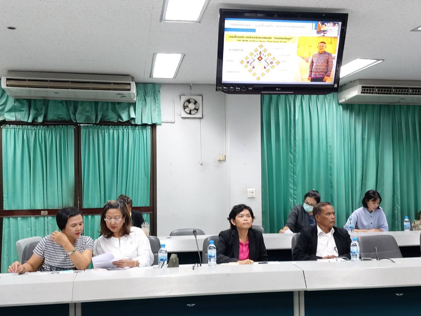 ? พช.ขอนแก่น : ร่วมประชุมคณะกรรมการขับเคลื่อนเมืองหัตถกรรมโลกแห่งผ้ามัดหมี่ ครั้งที่ 1/2563 ?