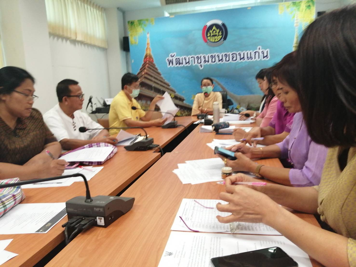 ? พช.ขอนแก่น : จัดประชุมเจ้าหน้าที่พัฒนาชุมชนผู้รับผิดชอบหนึ่งตำบล หนึ่งผลิตภัณฑ์ (OTOP) จังหวัดขอนแก่น ?