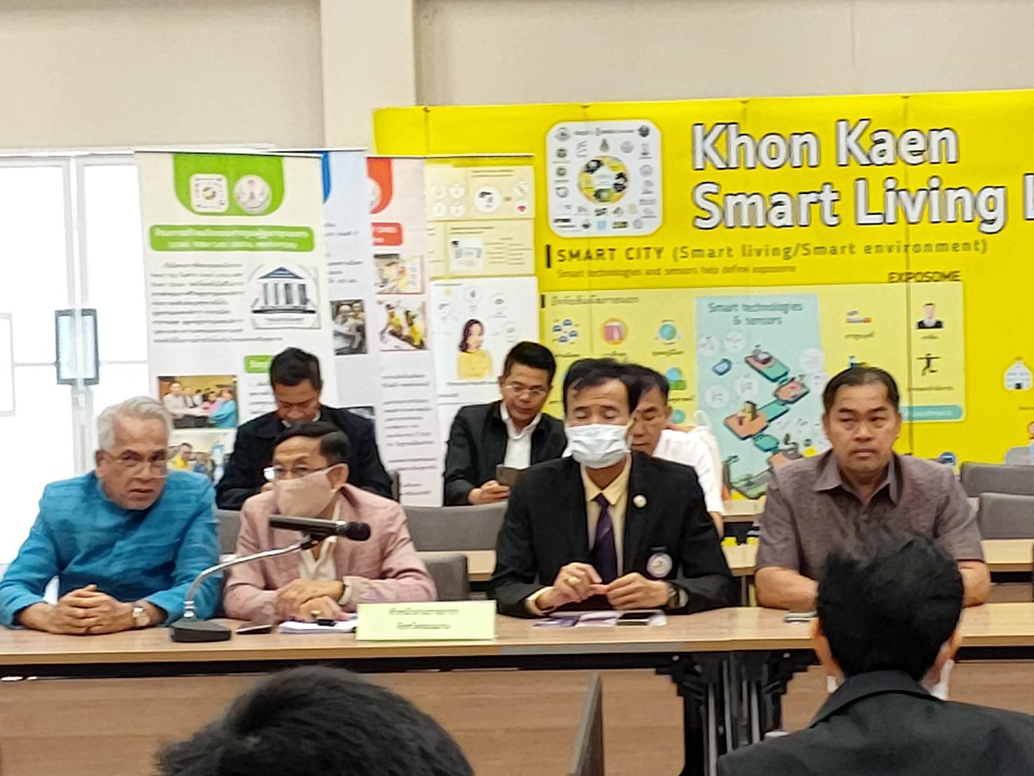 ? พช.ขอนแก่น : ร่วมต้อนรับคณะกรรมการข้าราชการกรุงเทพมหานคร ?