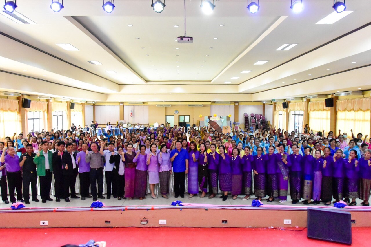 ? พช.ขอนแก่น : ร่วมพิธีเปิดโครงการ“พลังสตรีมัญจาคีรี พลังขับเคลื่อนสังคม วันสตรีสากล ประจำปี 2563”?