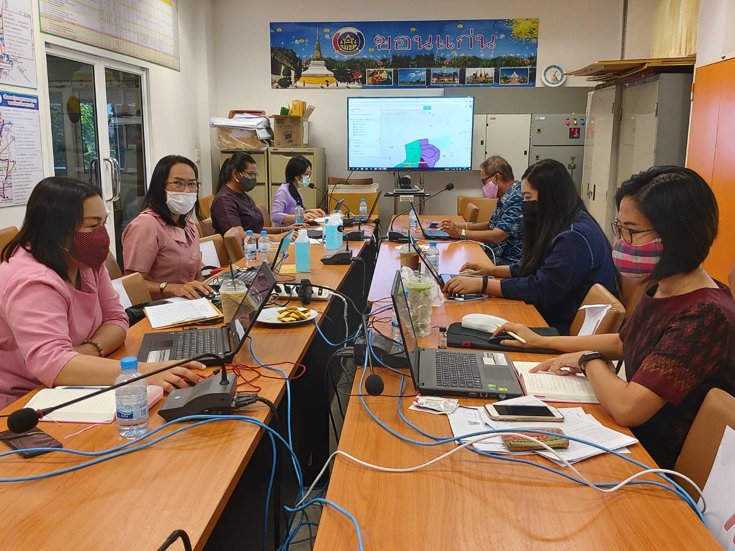 ? พช.ขอนแก่น : จัดประชุมเชิงปฏิบัติการการจัดทำแผนที่ภูมิศาสตร์ (GIS) สำหรับครัวเรือนยากจนในโครงการคู่เสี่ยว เกี่ยวก้อย แก้จนคนขอนแก่น ?
