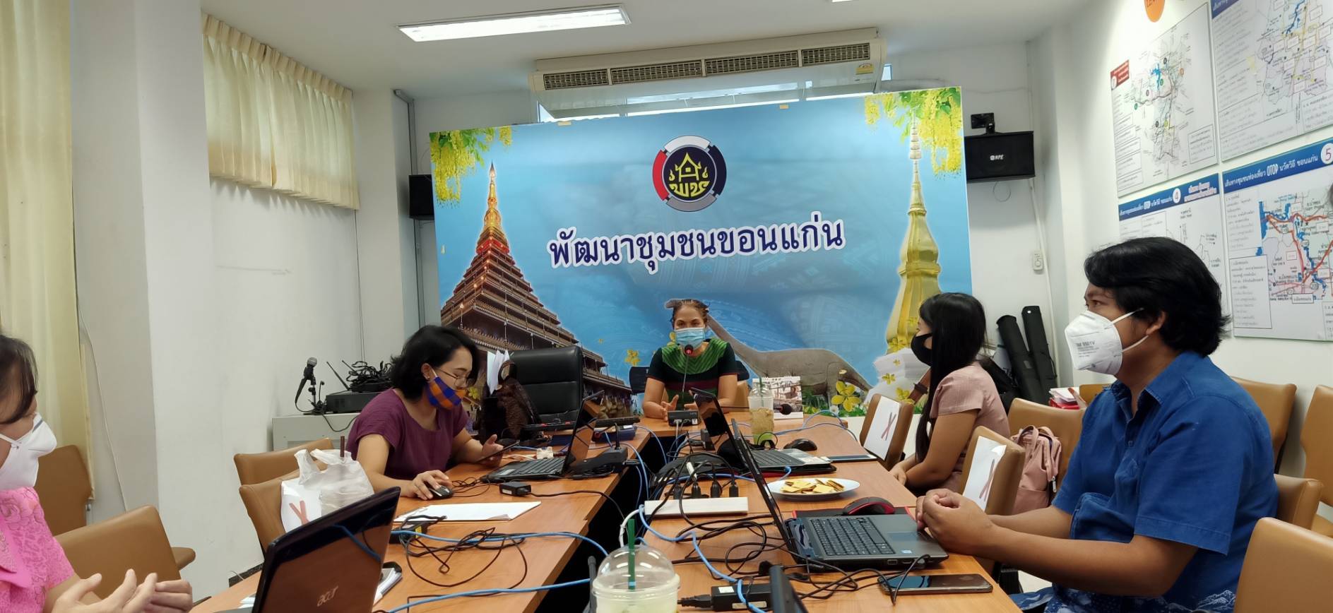 ? พช.ขอนแก่น : จัดประชุมเชิงปฏิบัติการการจัดทำแผนที่ภูมิศาสตร์ (GIS) สำหรับครัวเรือนยากจนในโครงการคู่เสี่ยว เกี่ยวก้อย แก้จนคนขอนแก่น ?
