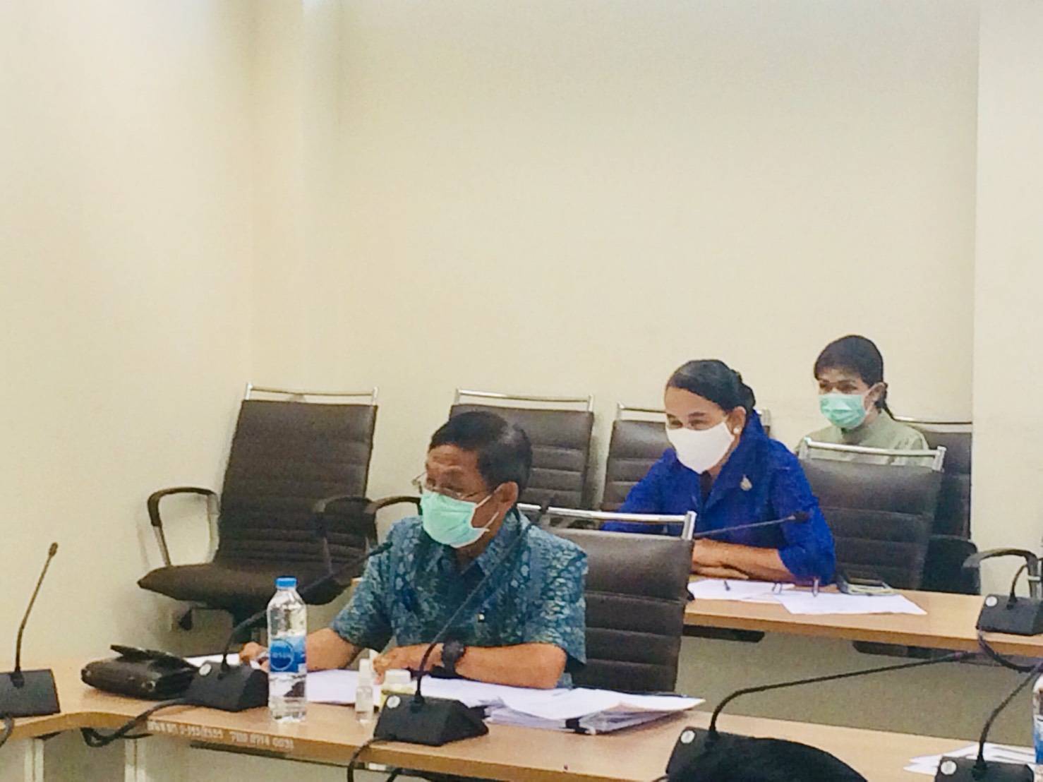 ? พช.ขอนแก่น : ร่วมประชุมคณะกรรมการกระตุ้นเศรษฐกิจฐานรากเพื่อบรรเทาผลกระทบจาก COVID -19 จังหวัดขอนแก่น ครั้งที่ 1/2563 ?