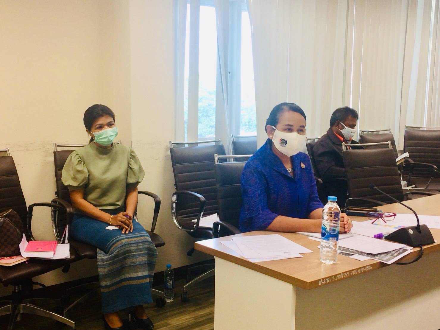 ? พช.ขอนแก่น : ร่วมประชุมคณะกรรมการกระตุ้นเศรษฐกิจฐานรากเพื่อบรรเทาผลกระทบจาก COVID -19 จังหวัดขอนแก่น ครั้งที่ 1/2563 ?