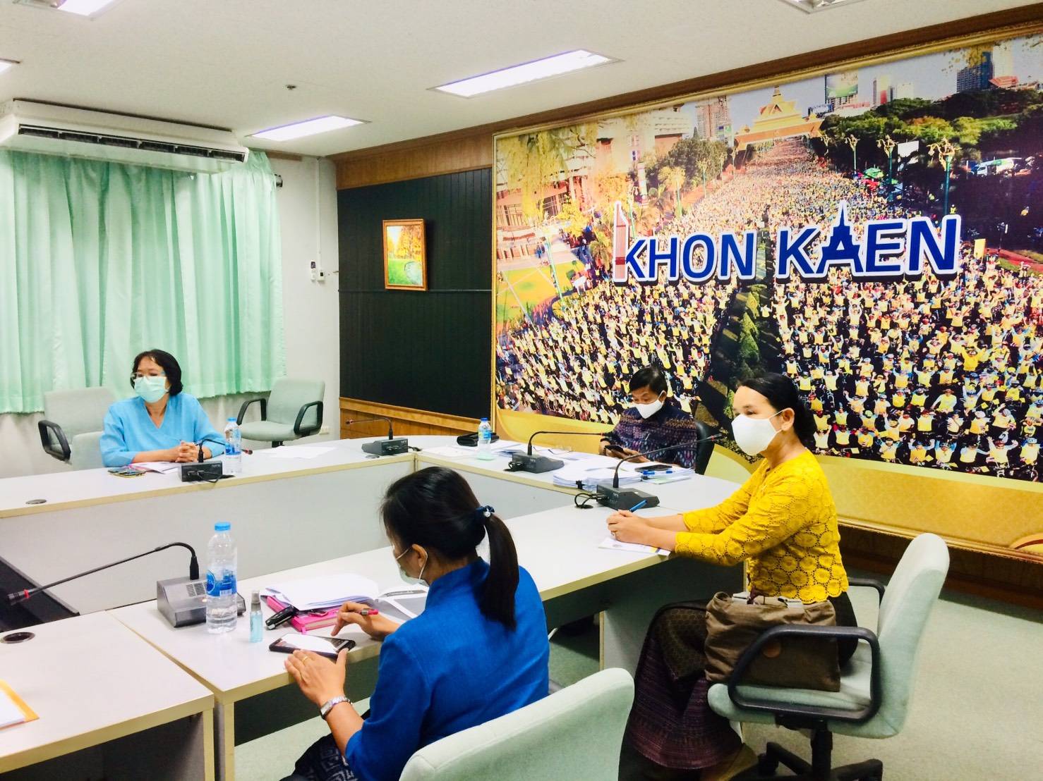? พช.ขอนแก่น : ร่วมรับฟังการประชุมมอบนโยบายการขับเคลื่อนหลักทฤษฎีใหม่ของพระบาทสมเด็จพระเจ้าอยู่หัว รัชกาลที่ 9 ประยุกต์สู่ “โคก หนอง นา โมเดล” ผ่านระบบวีดีทัศน์ทางไกล (Video Conference) ?
