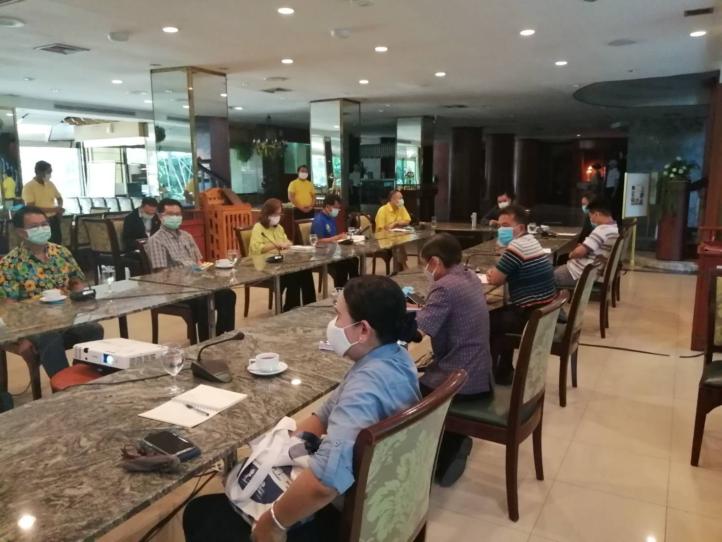 ? พช.ขอนแก่น : ร่วมประชุมคณะกรรมการกระตุ้นเศรษฐกิจฐานรากเพื่อบรรเทาผลกระทบจาก COVID -19 จังหวัดขอนแก่น (คณะย่อย) ?