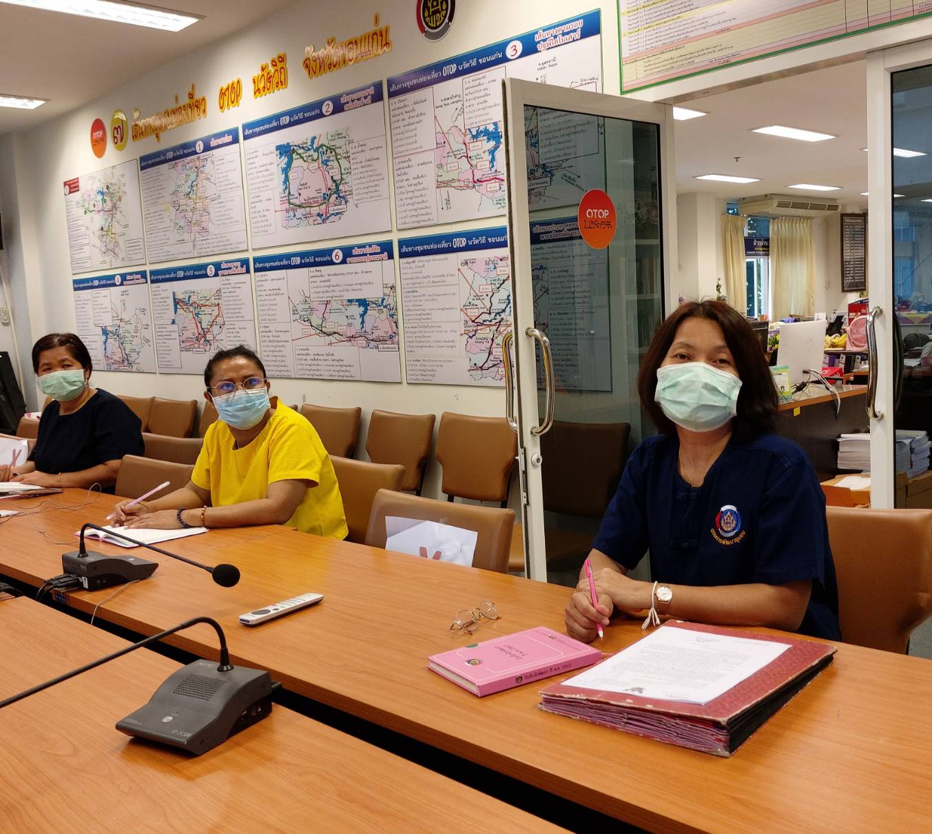 ? พช.ขอนแก่น : รับฟังการฝึกอบรมเทคนิคการเขียนข่าวประชาสัมพันธ์ภารกิจกรมการพัฒนาชุมชน ผ่านระบบวีดีทัศน์ทางไกล (Video Conference) ?