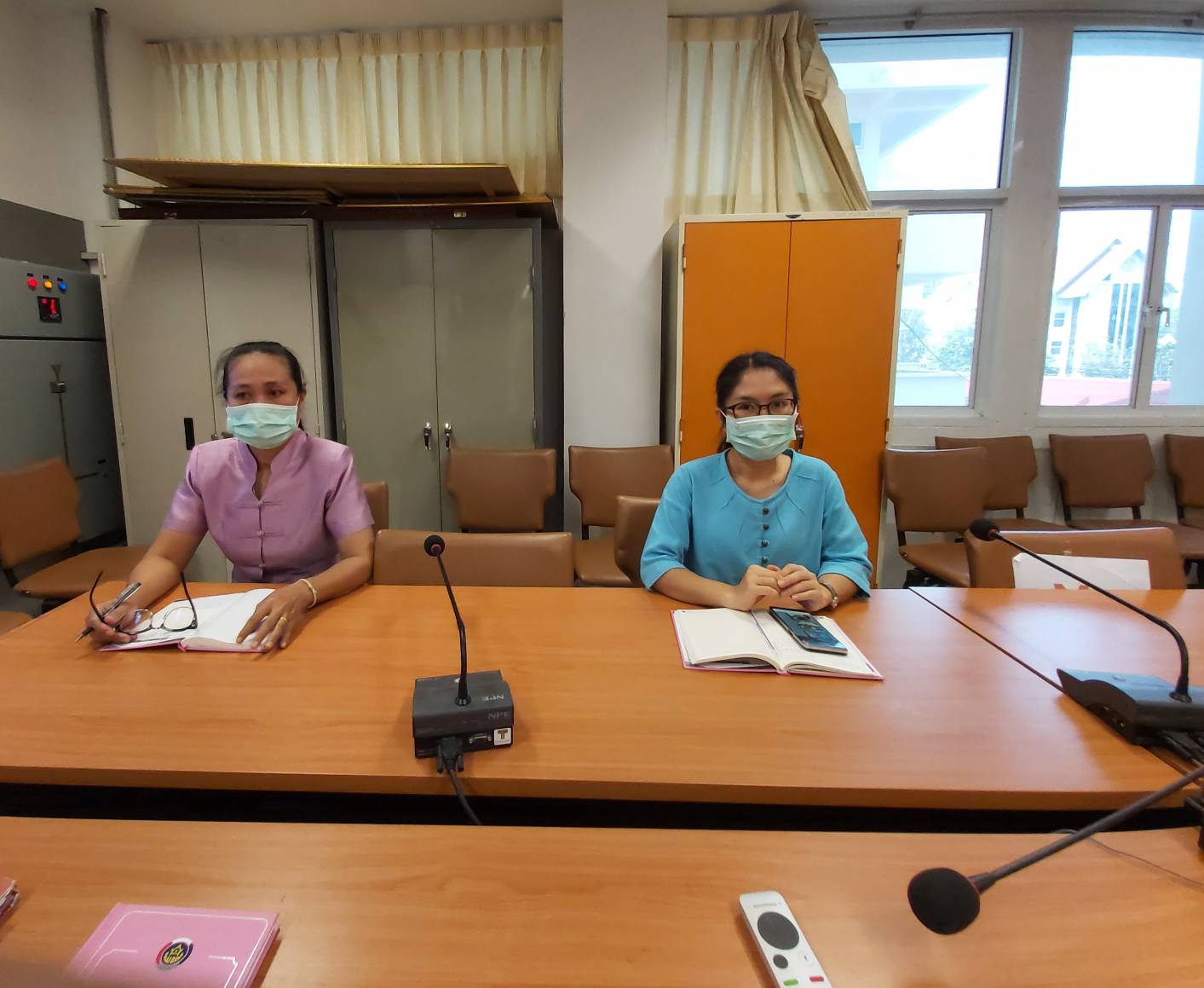 ? พช.ขอนแก่น : รับฟังการฝึกอบรมเทคนิคการเขียนข่าวประชาสัมพันธ์ภารกิจกรมการพัฒนาชุมชน ผ่านระบบวีดีทัศน์ทางไกล (Video Conference) ?