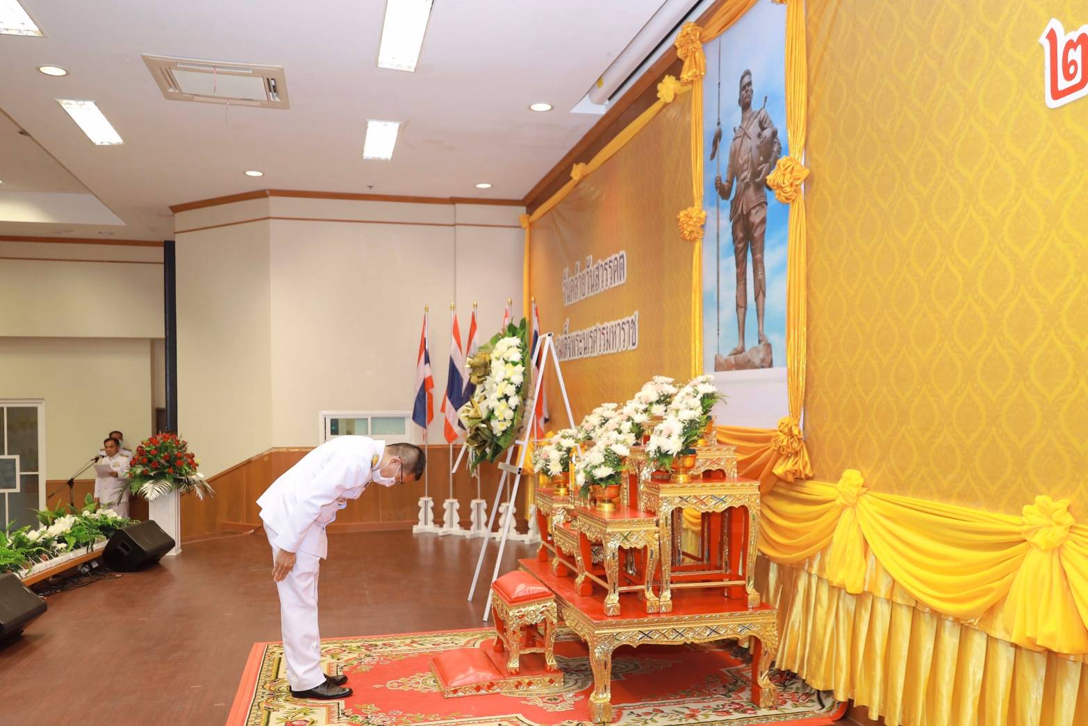 ? พช.ขอนแก่น : ร่วมพิธีวางพวงมาลาถวายราชสักการะเนื่องใน “วันคล้ายวันสวรรคตของสมเด็จพระนเรศวรมหาราช” ประจำปี 2563 ?