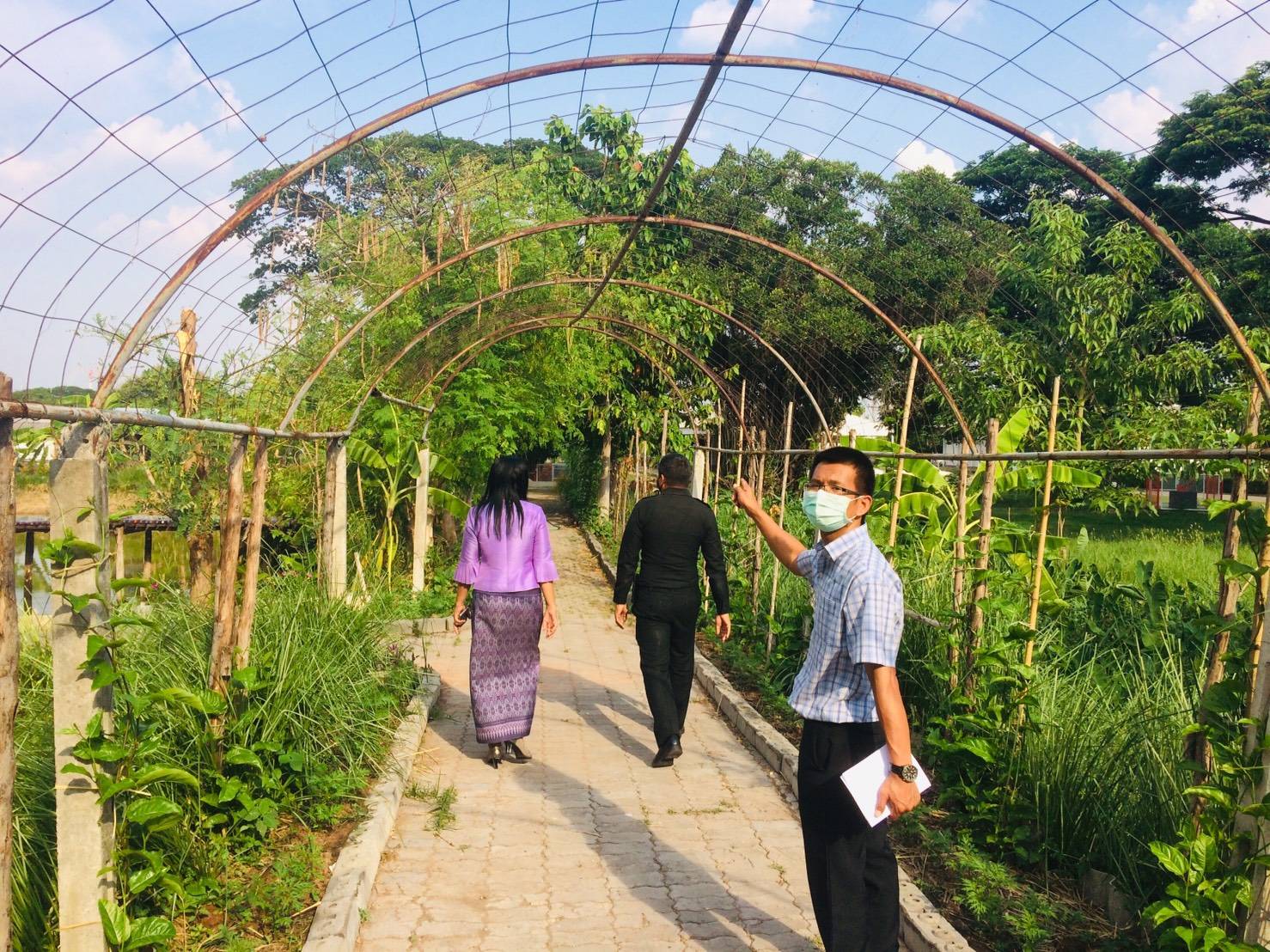 ? จังหวัดขอนแก่น : ประสานการขับเคลื่อนแผนปฏิบัติการ 90 วัน “ปลูกผักสวนครัว เพื่อสร้างความมั่นคงทางอาหาร”และโครงการ “ทหารพันธุ์ดี” สู่ชุมชน ?