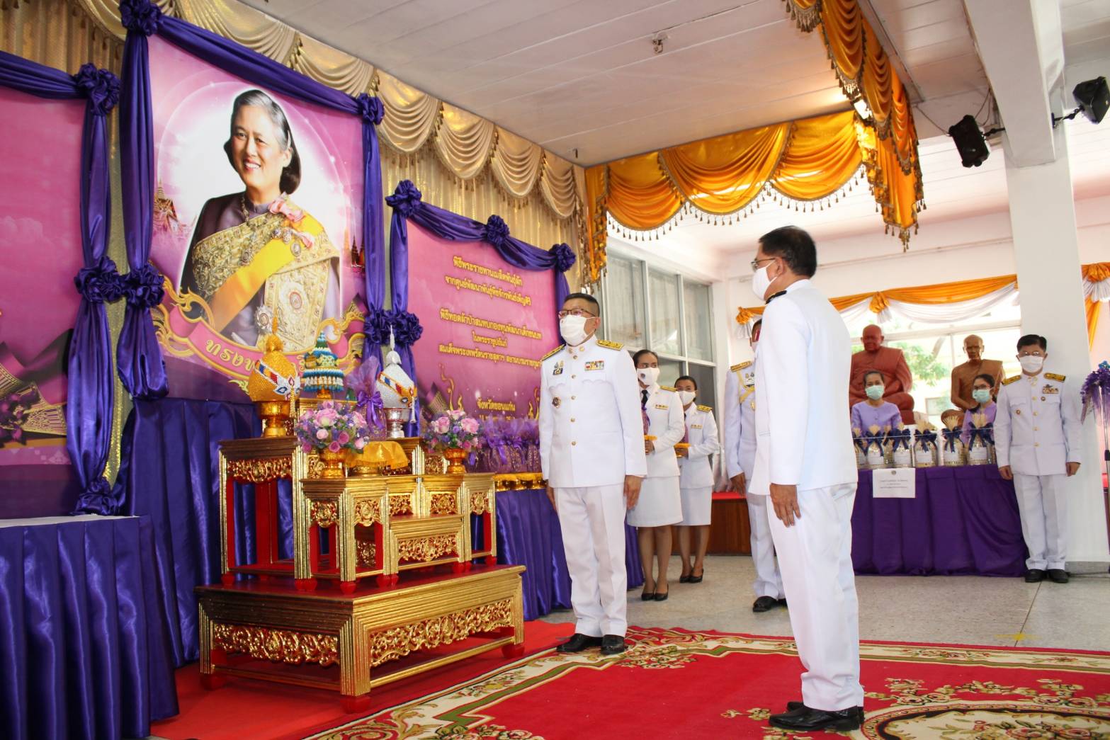 ? จังหวัดขอนแก่น จัดพิธีรับมอบเมล็ดพันธุ์ผักพระราชทานจากศูนย์พัฒนาพันธุ์พืชจักรพันธ์เพ็ญศิริฯ ผ่านโครงการ “ทหารพันธุ์ดี” มลฑลทหารบกที่ 23 จังหวัดขอนแก่น ?