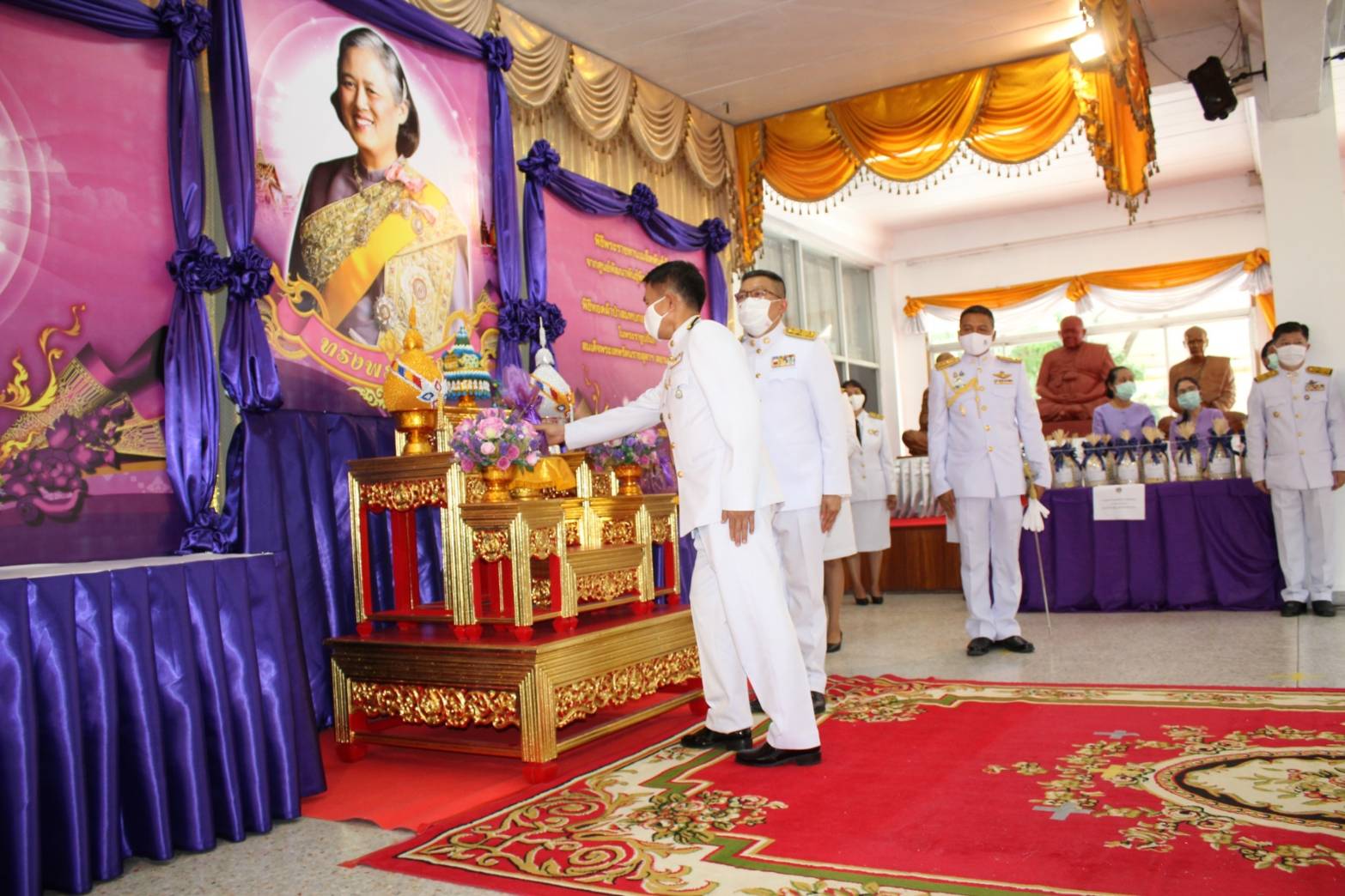 ? จังหวัดขอนแก่น จัดพิธีรับมอบเมล็ดพันธุ์ผักพระราชทานจากศูนย์พัฒนาพันธุ์พืชจักรพันธ์เพ็ญศิริฯ ผ่านโครงการ “ทหารพันธุ์ดี” มลฑลทหารบกที่ 23 จังหวัดขอนแก่น ?