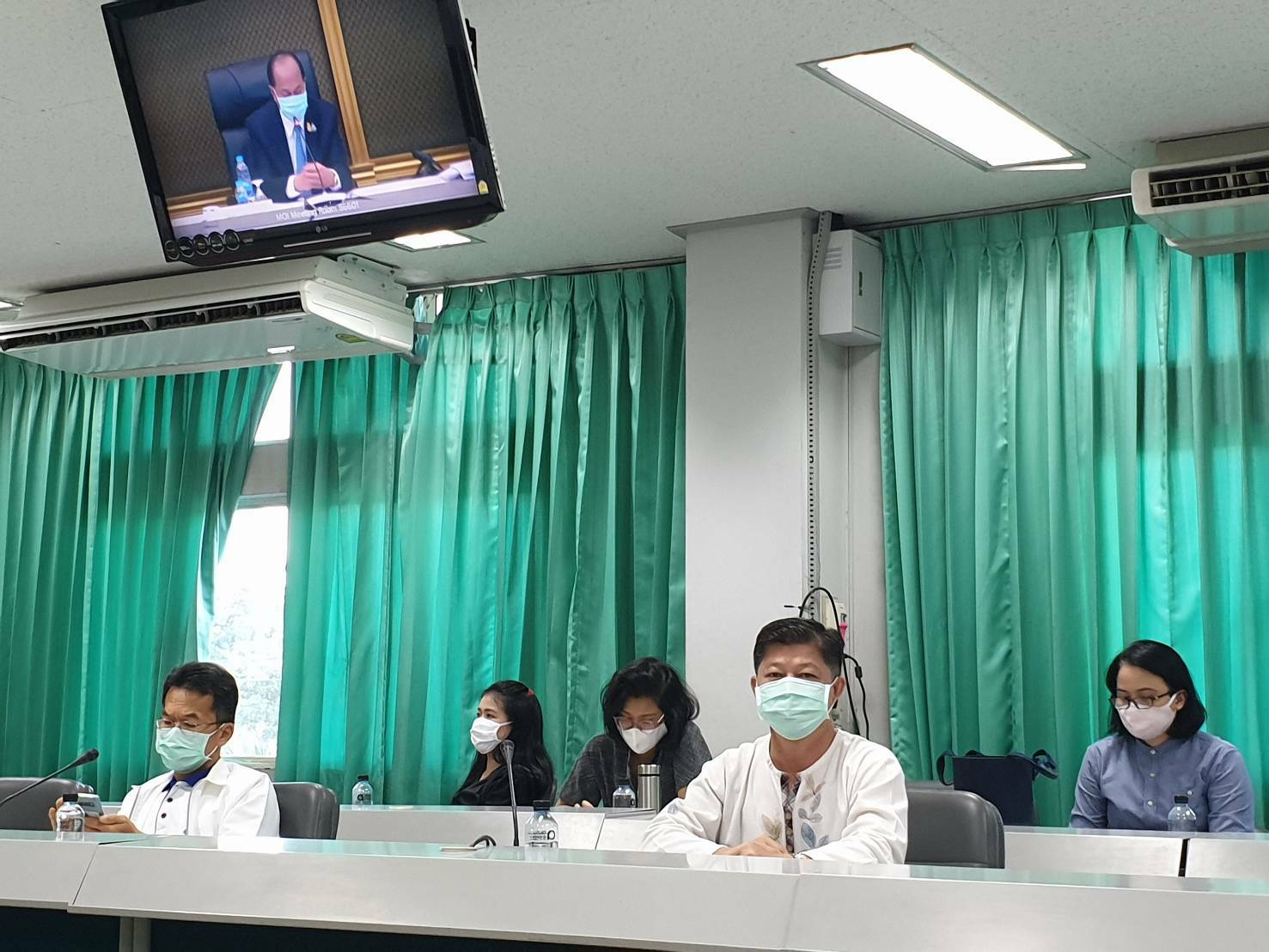 ? พช.ขอนแก่น : ร่วมประชุมซักซ้อมแนวทางปฏิบัติตามมาตรการป้องกันการแพร่ระบาดของโรคติดเชี้อไวรัสโคโรนา 2019 (โควิด-19) ผ่านระบบวีดิทัศน์ทางไกล (VCS) ?