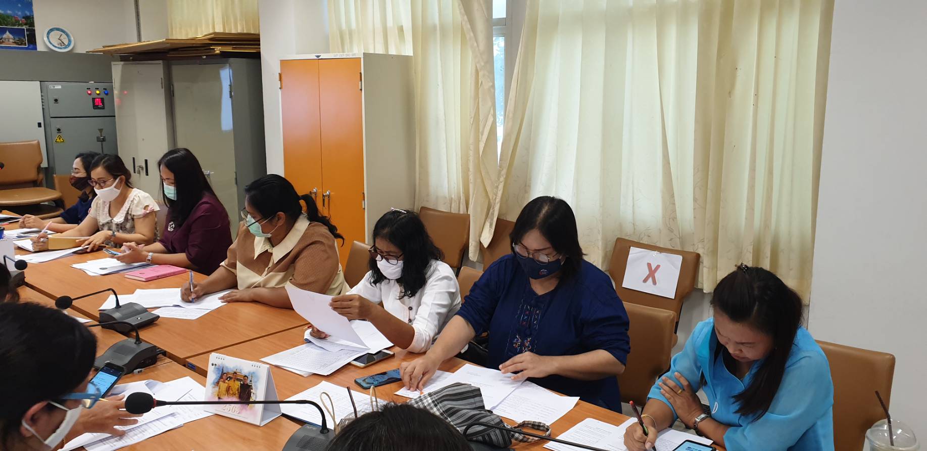 ? พช.ขอนแก่น ประชุมชี้แจงแนวทางการดำเนินกิจกรรมส่งเสริมการจำหน่ายผลิตภัณฑ์ OTOP ผ่านช่องทาง Online เจ้าหน้าที่พัฒนาชุมชน รับผิดชอบงาน OTOP ?