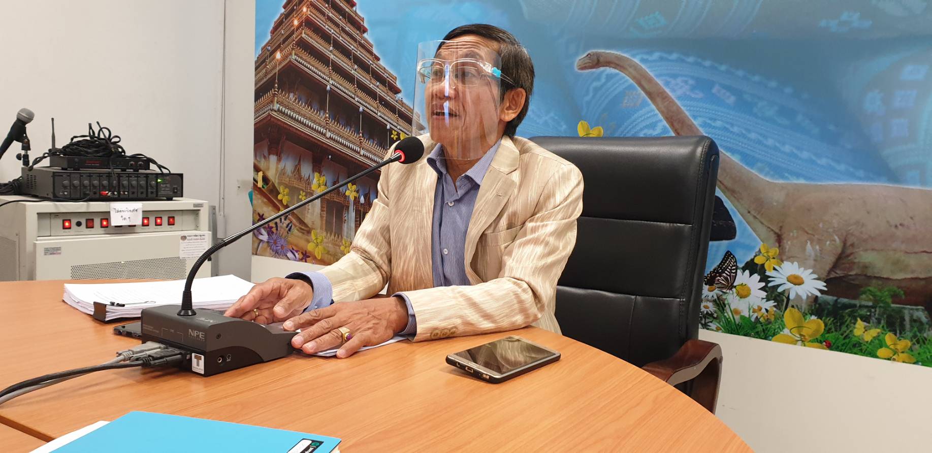 ? พช.ขอนแก่น ประชุมชี้แจงแนวทางการดำเนินกิจกรรมส่งเสริมการจำหน่ายผลิตภัณฑ์ OTOP ผ่านช่องทาง Online เจ้าหน้าที่พัฒนาชุมชน รับผิดชอบงาน OTOP ?