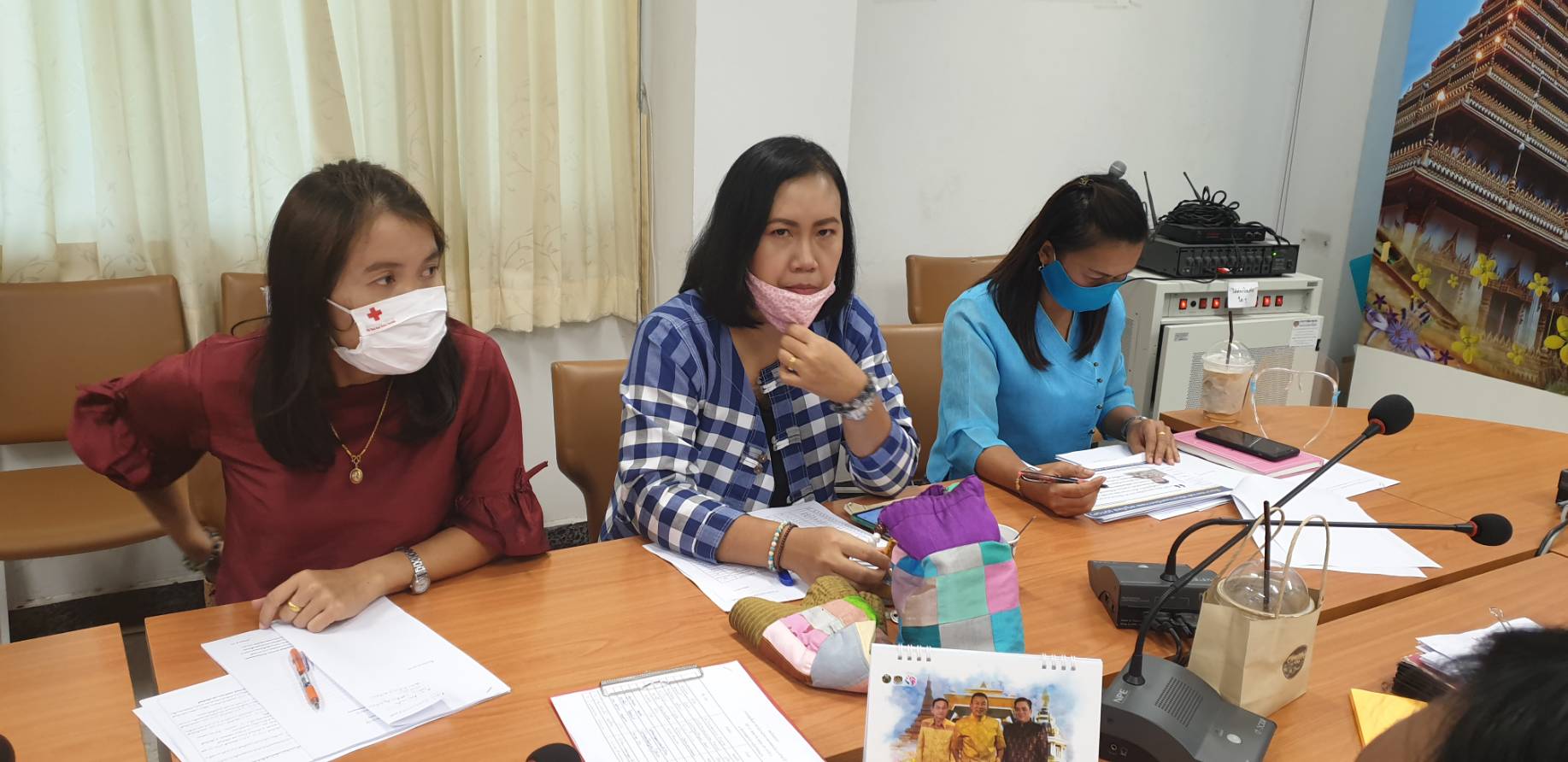 ? พช.ขอนแก่น ประชุมชี้แจงแนวทางการดำเนินกิจกรรมส่งเสริมการจำหน่ายผลิตภัณฑ์ OTOP ผ่านช่องทาง Online เจ้าหน้าที่พัฒนาชุมชน รับผิดชอบงาน OTOP ?